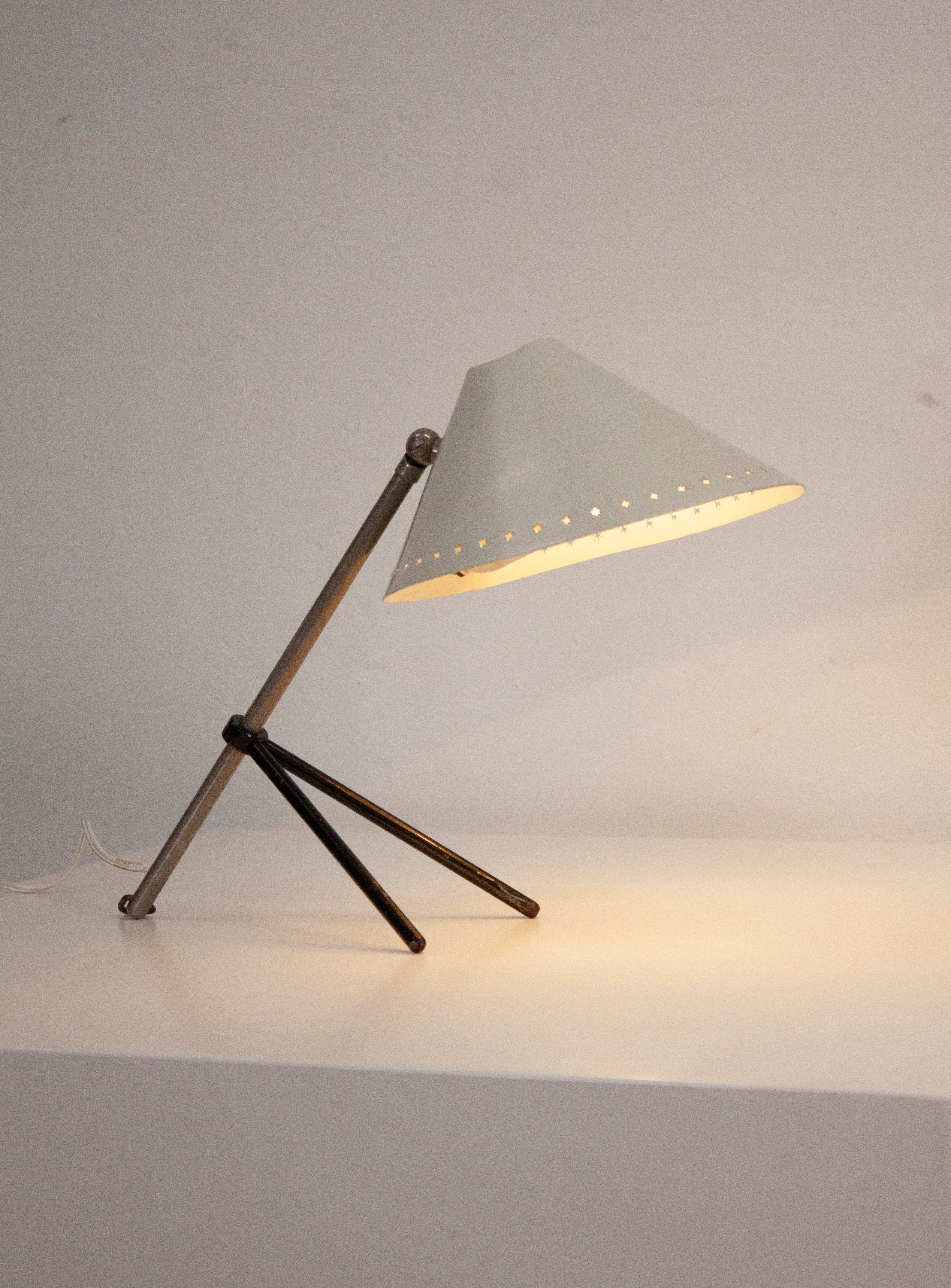 Hala Pinocchio Desk Lamp by H. Busquet (White) – JUKI AMSTERDAM