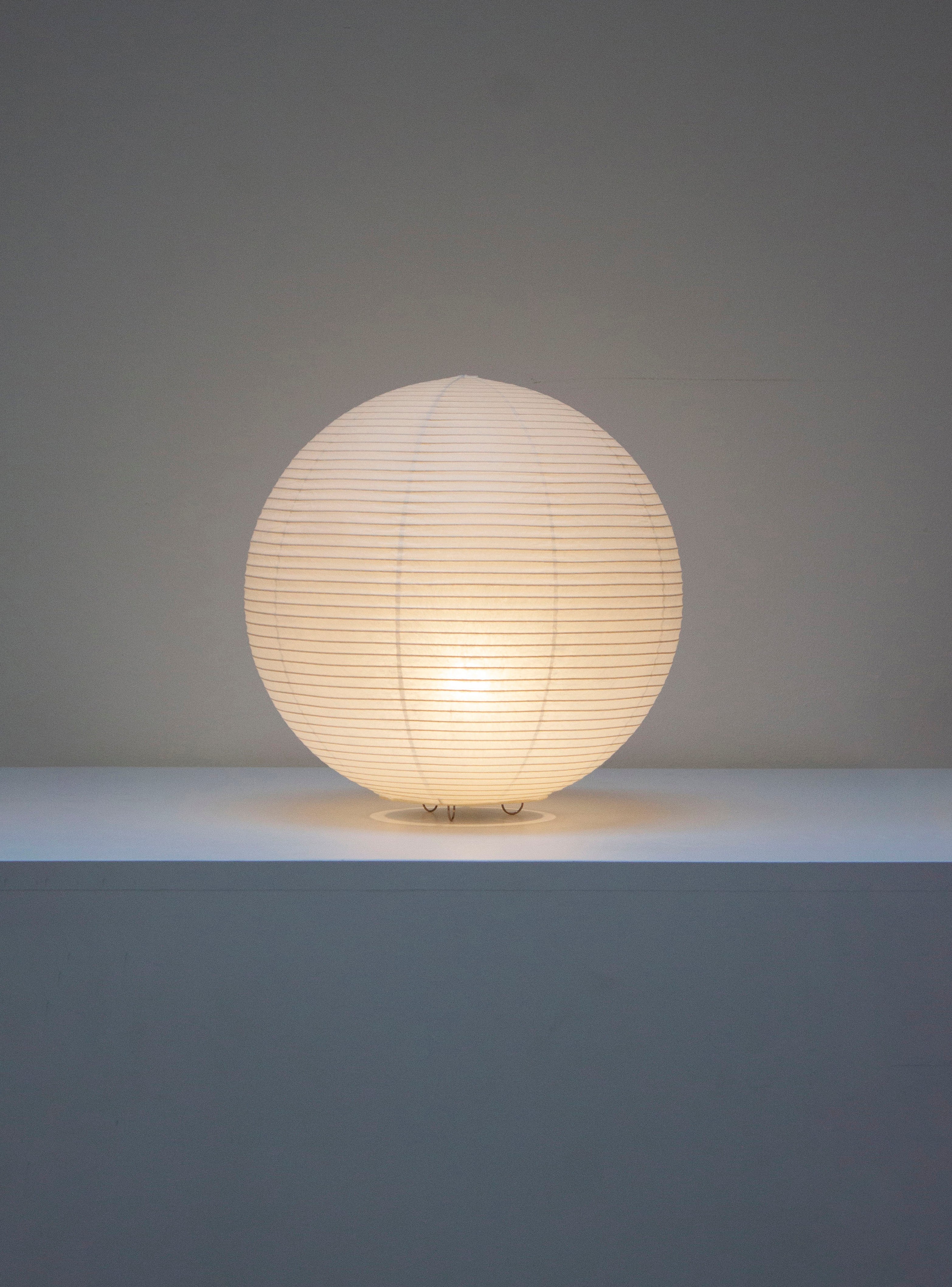 Paper Moon 05 Desk Lamp by Shigeru Uchida – JUKI AMSTERDAM