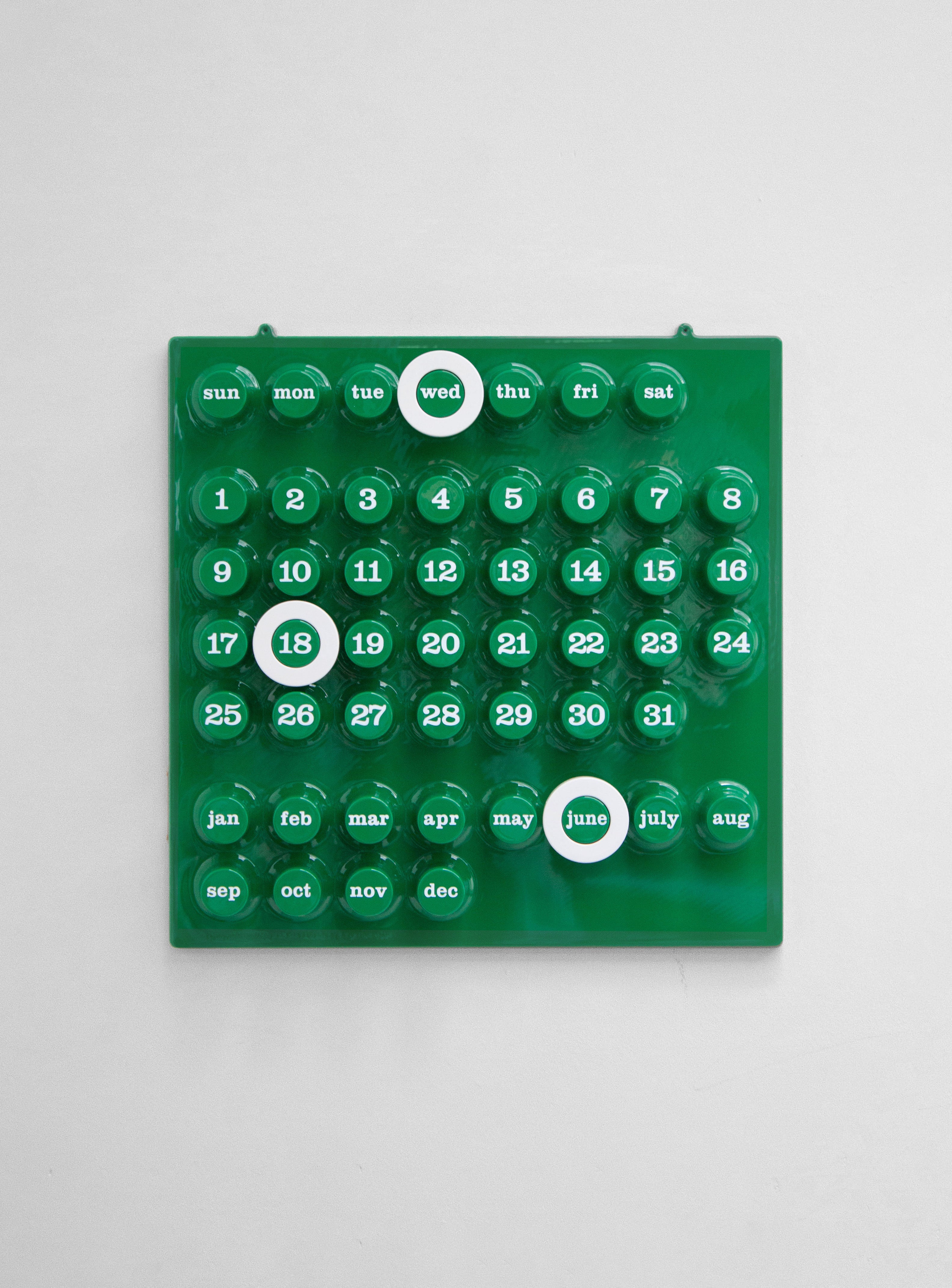 Ring-A-Date Perpetual Calendar by Giorgio Della Beffa (Green