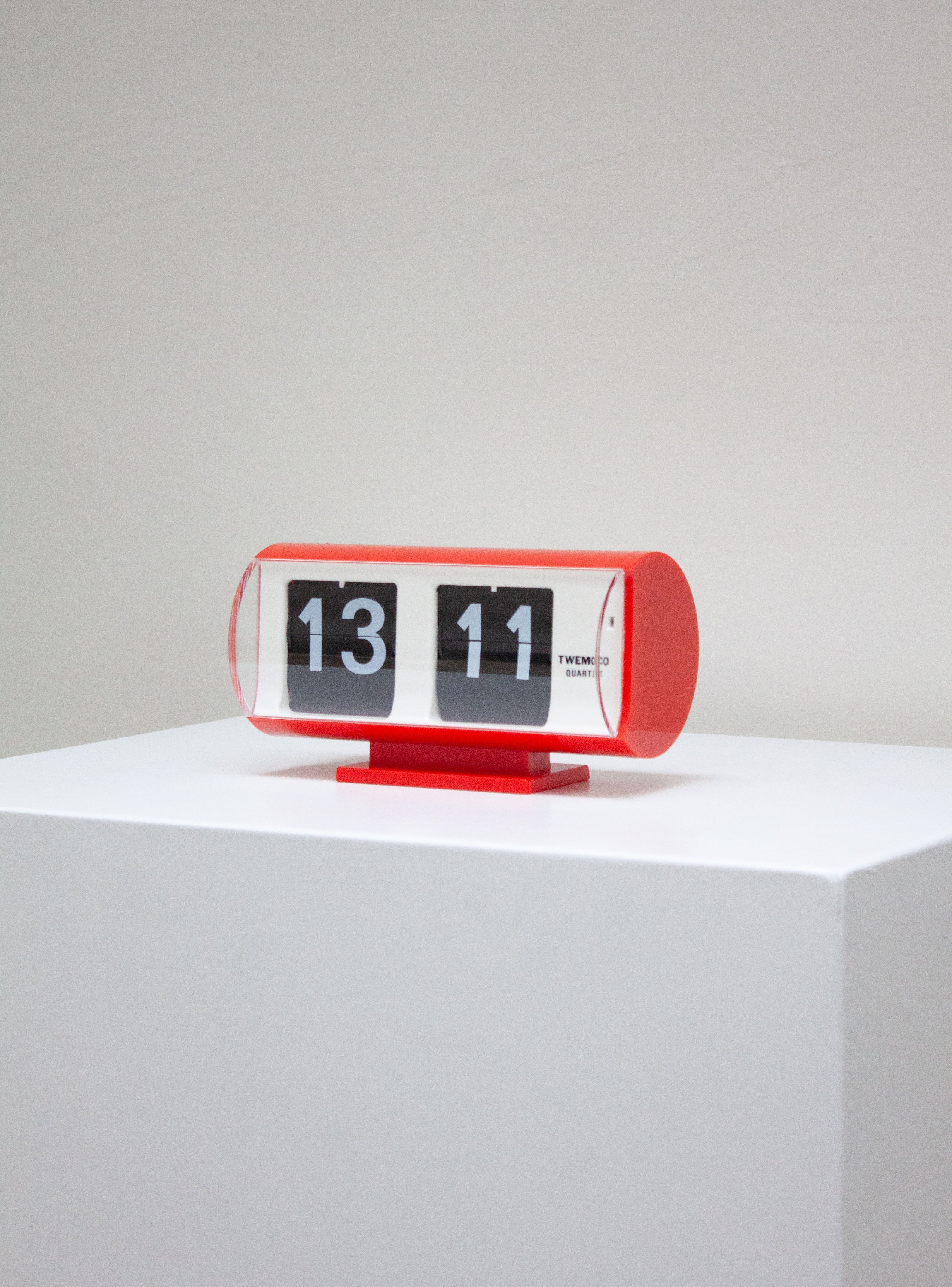 Twemco QT-30T Red Flip Clock | Juki Amsterdam – JUKI AMSTERDAM
