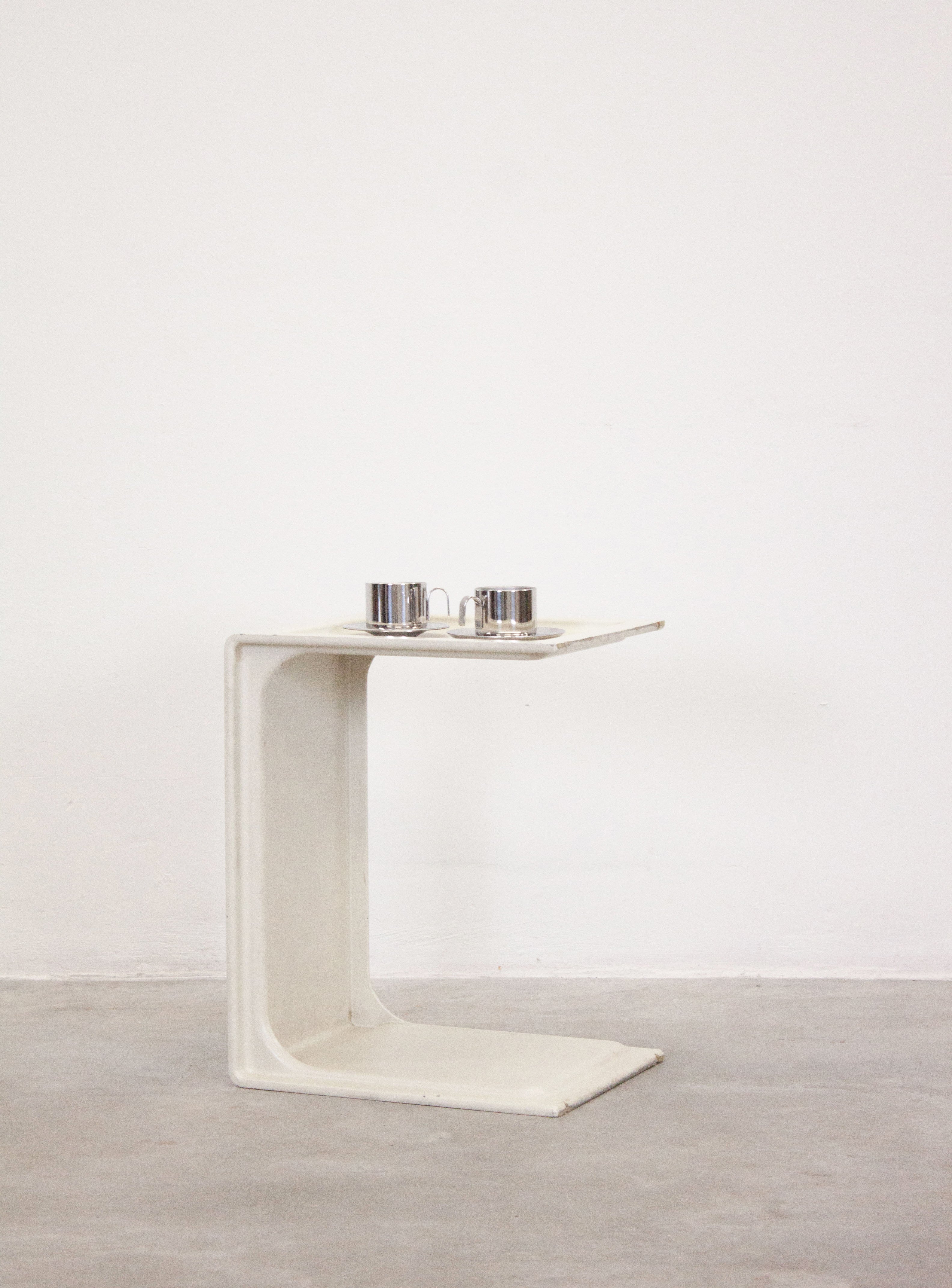 Vitsoe Model 621 Side Table by Dieter Rams (Off-White) – JUKI