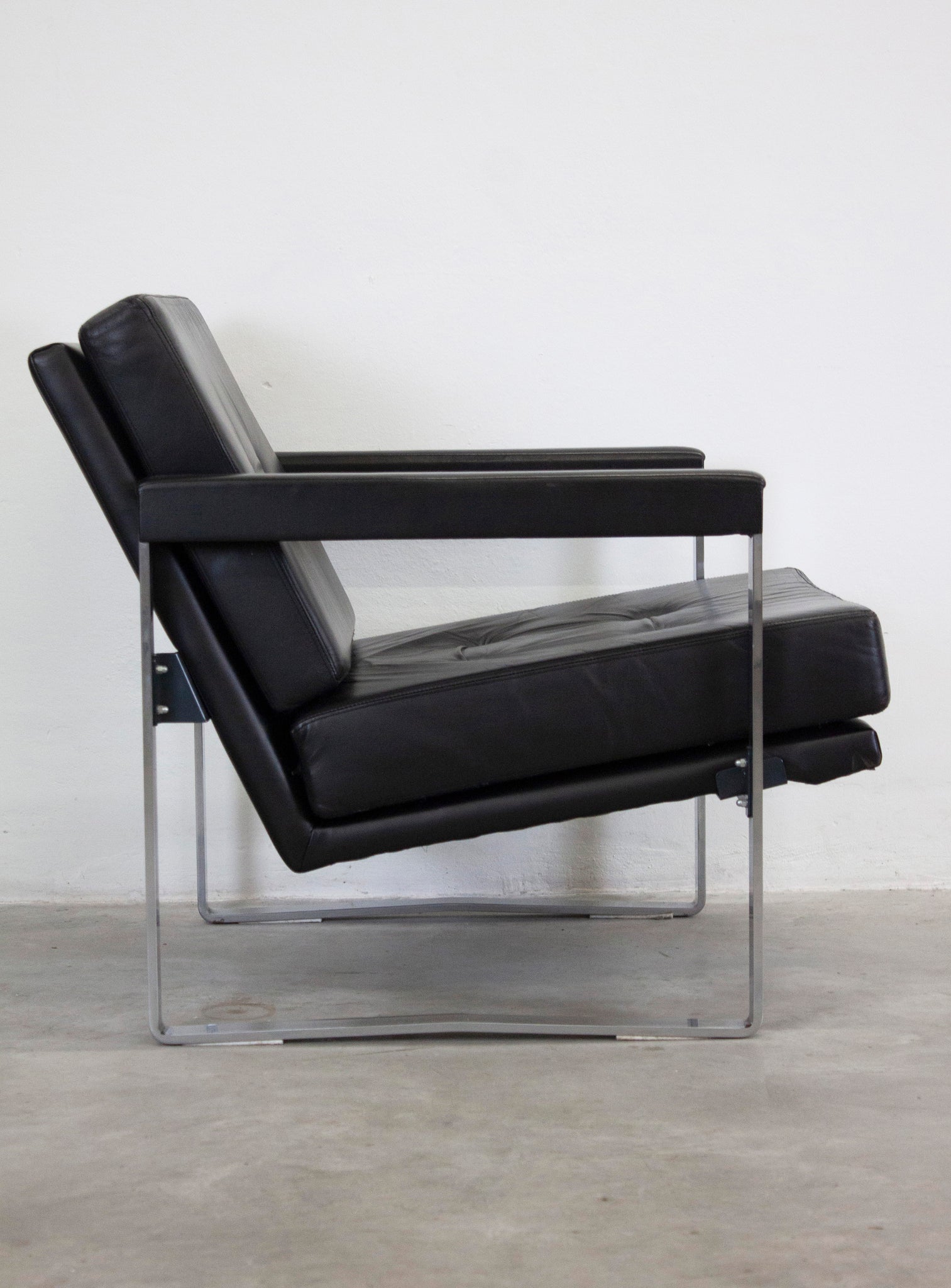 AP Originals AP72 Easy Chair by Hein Salomonson (Black)