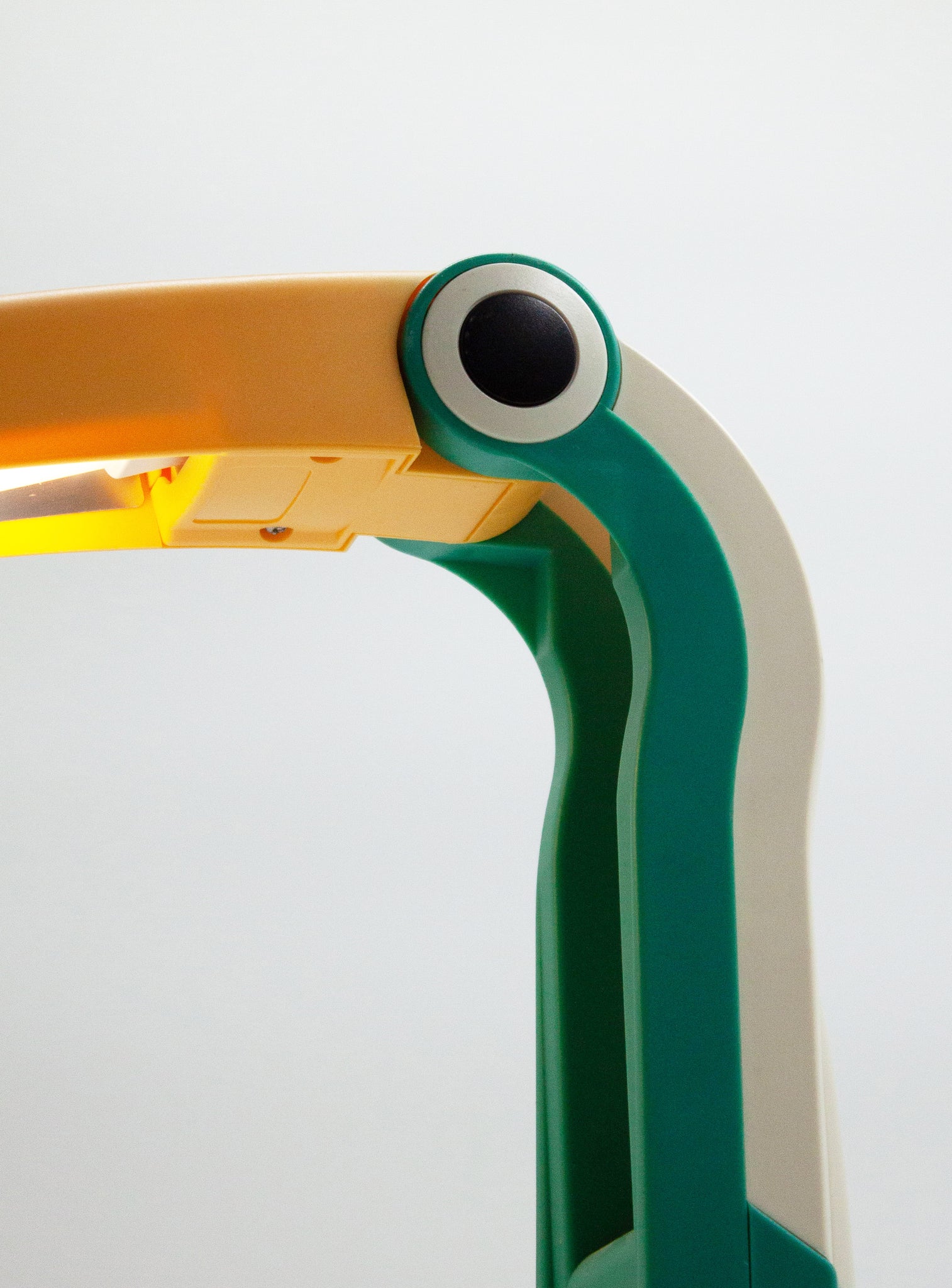 Perenz Toucan Desk Lamp by H.T. Huang (Green/Yellow)