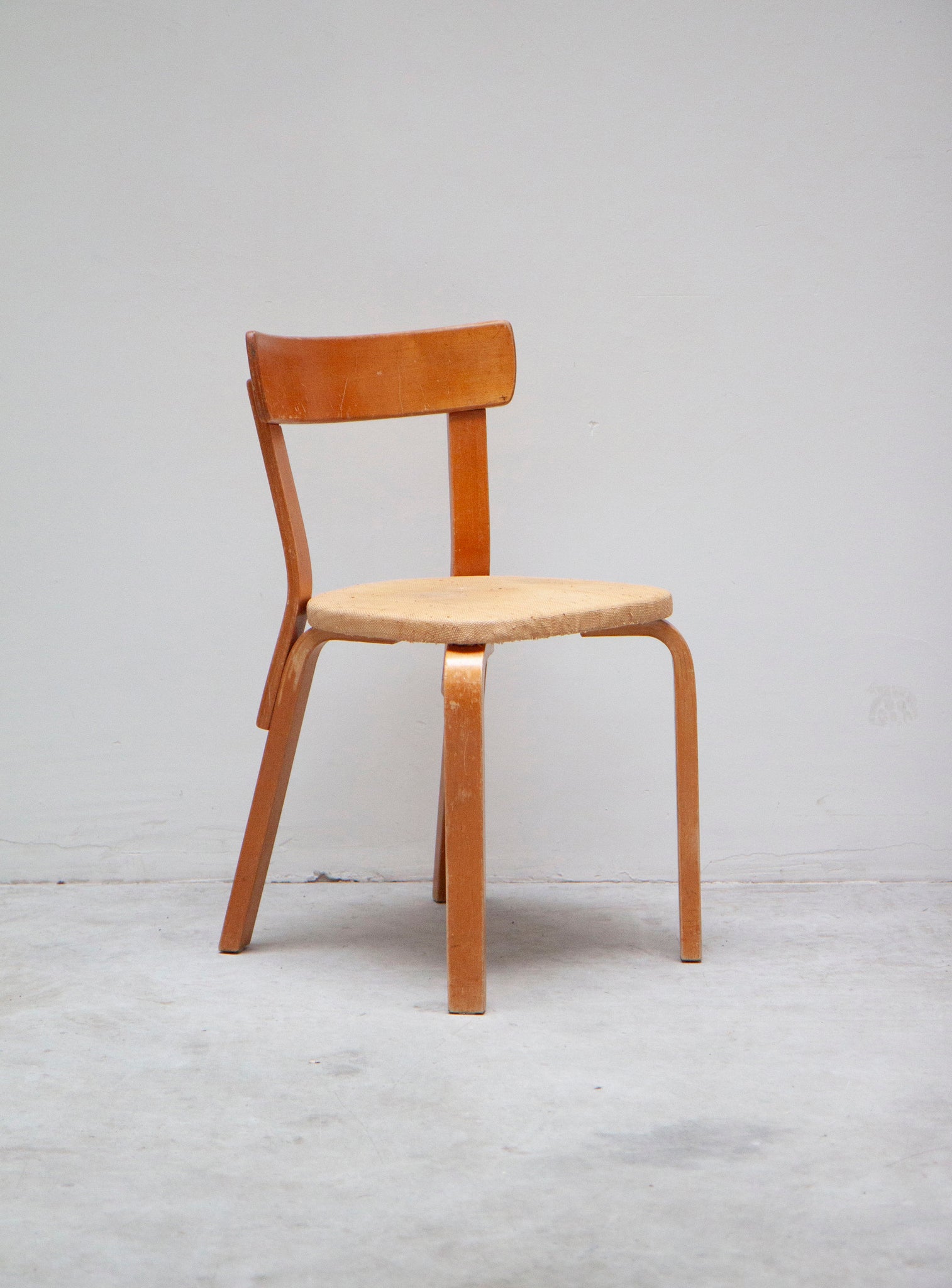 Artek 69 Chair by Alvar Aalto (Niinikangas) | Juki Amsterdam