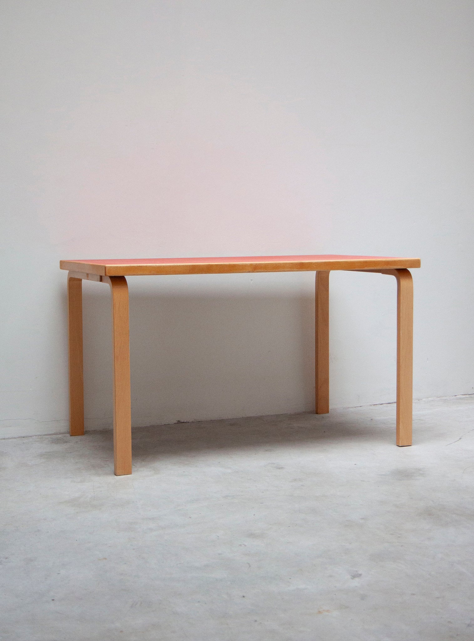 Artek 81B Dining Table by Alvar Aalto (Red) | Juki Amsterdam