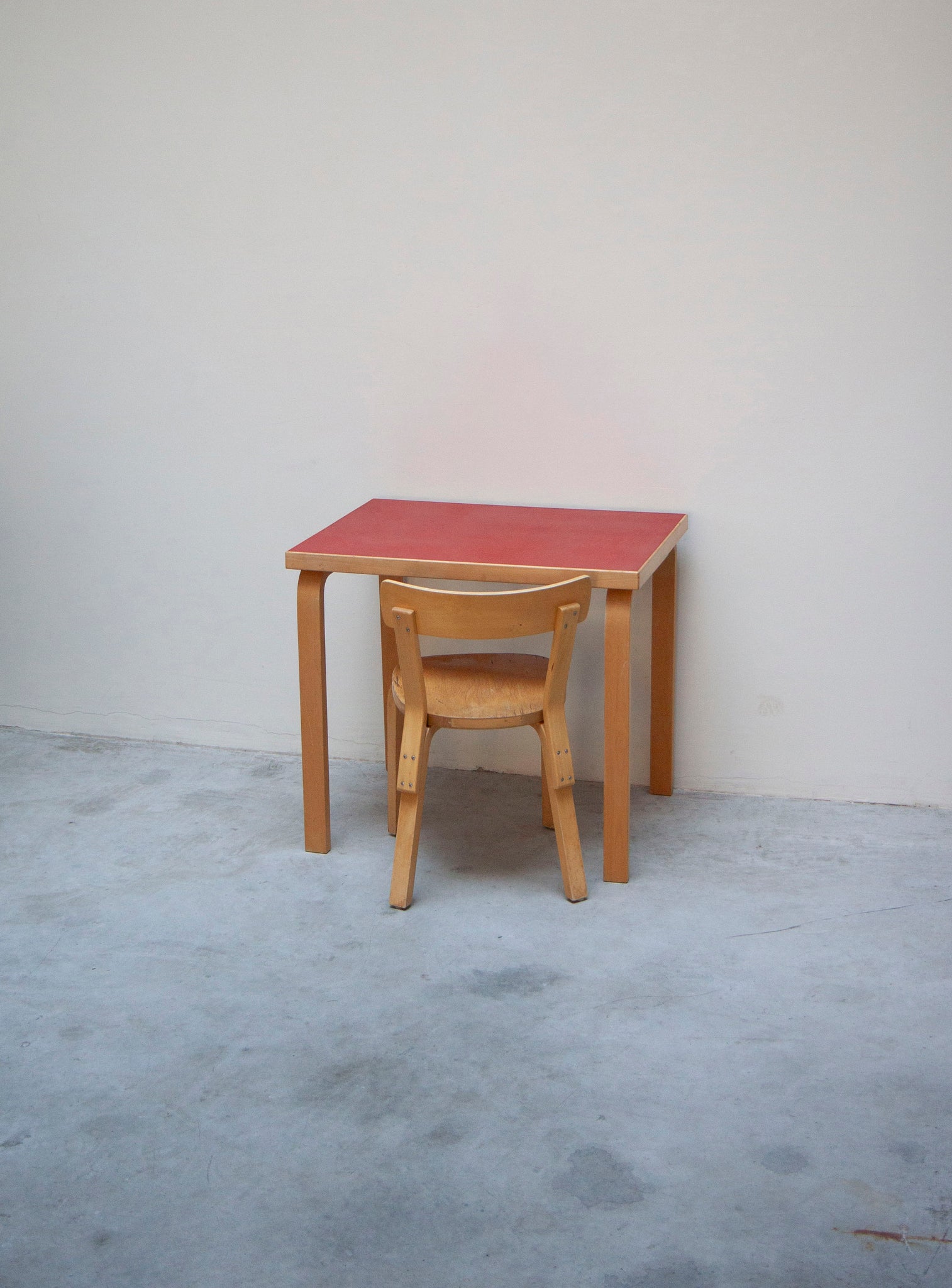 Artek Desk or Dining Table by Alvar Aalto (Red) – JUKI AMSTERDAM