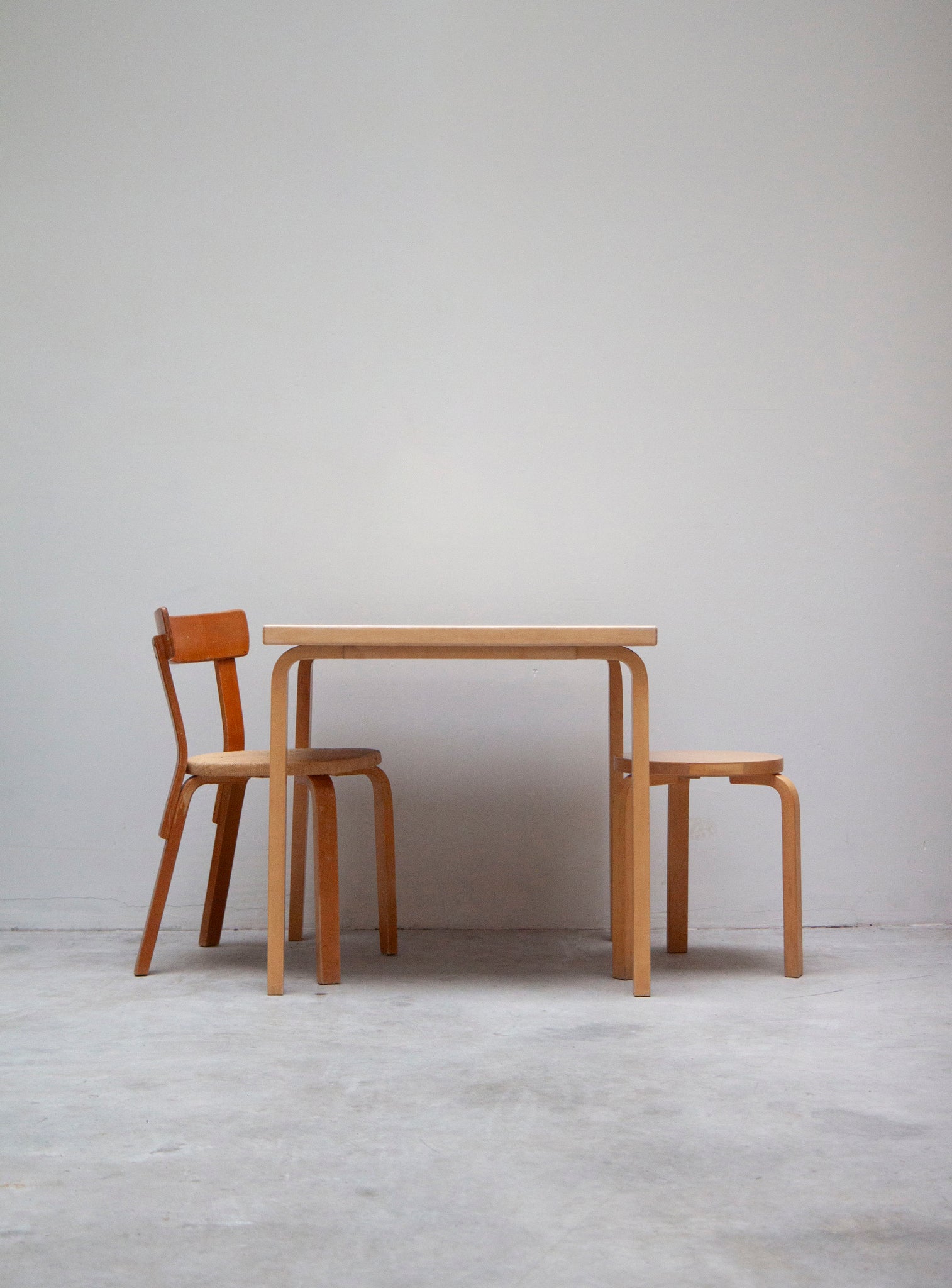 artek アルテック Alvar Aalto テーブル天板 81C テーブル 81C （75 x 75）ナチュラル ラッカー – Artek Tokyo Store