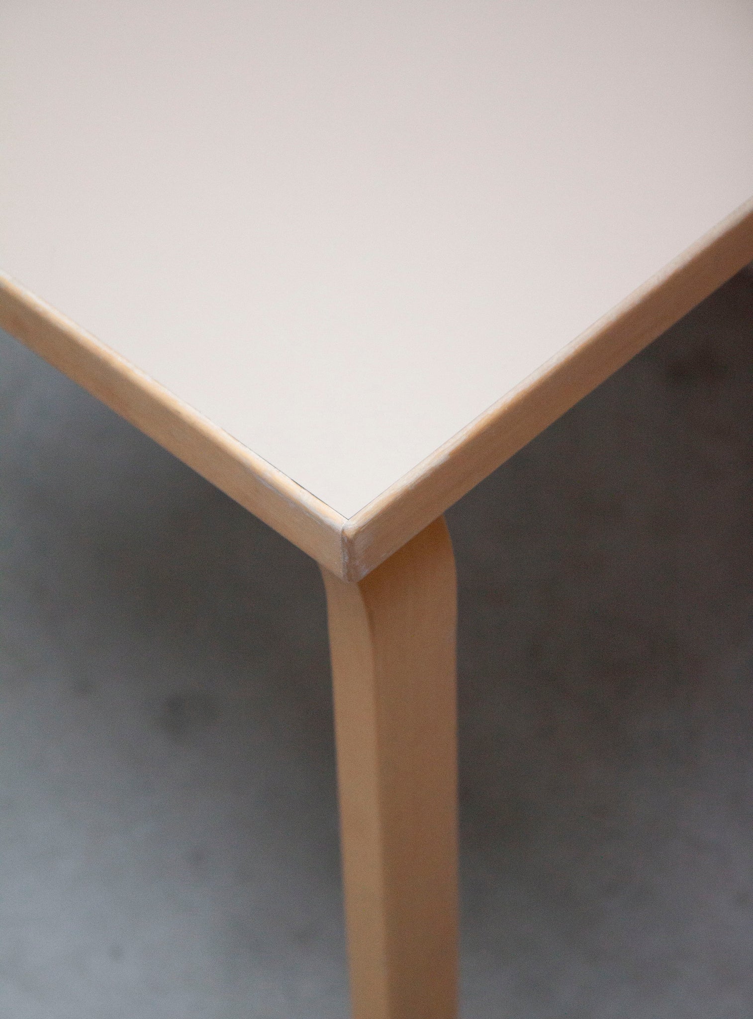 Artek 81C Dining Table by Alvar Aalto (Beige) – JUKI AMSTERDAM