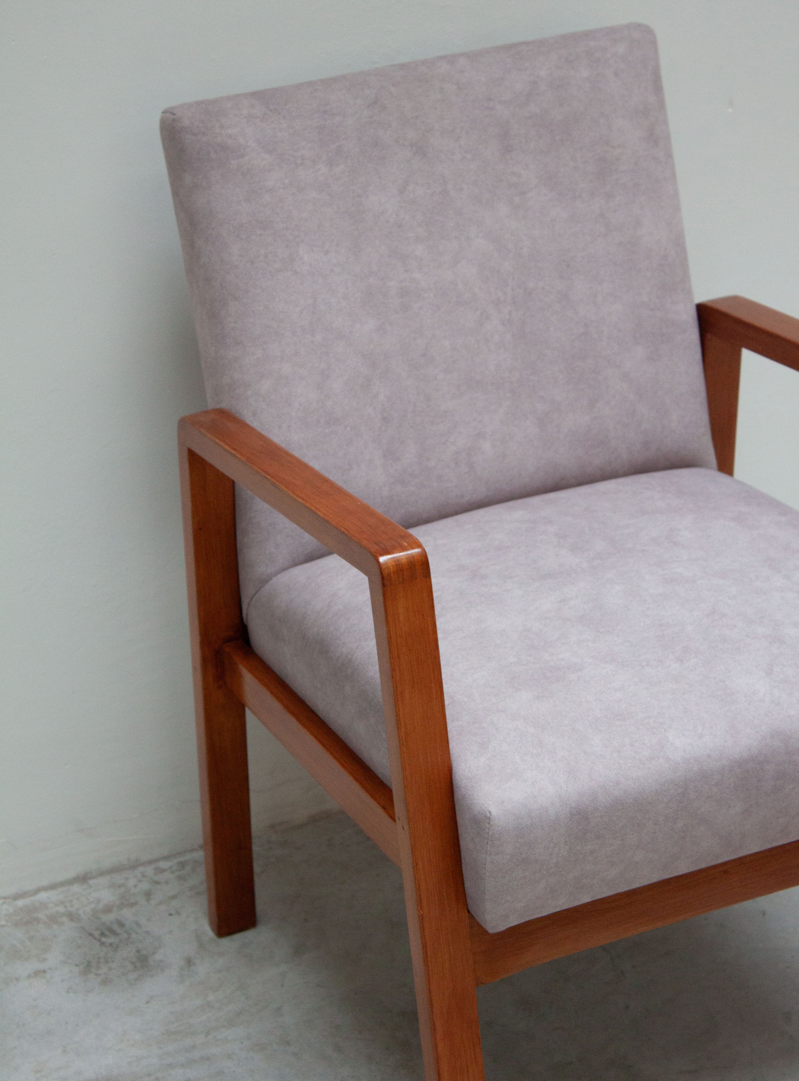 Artek 404 Hallway Chair by Alvar Aalto (Grey) – JUKI AMSTERDAM