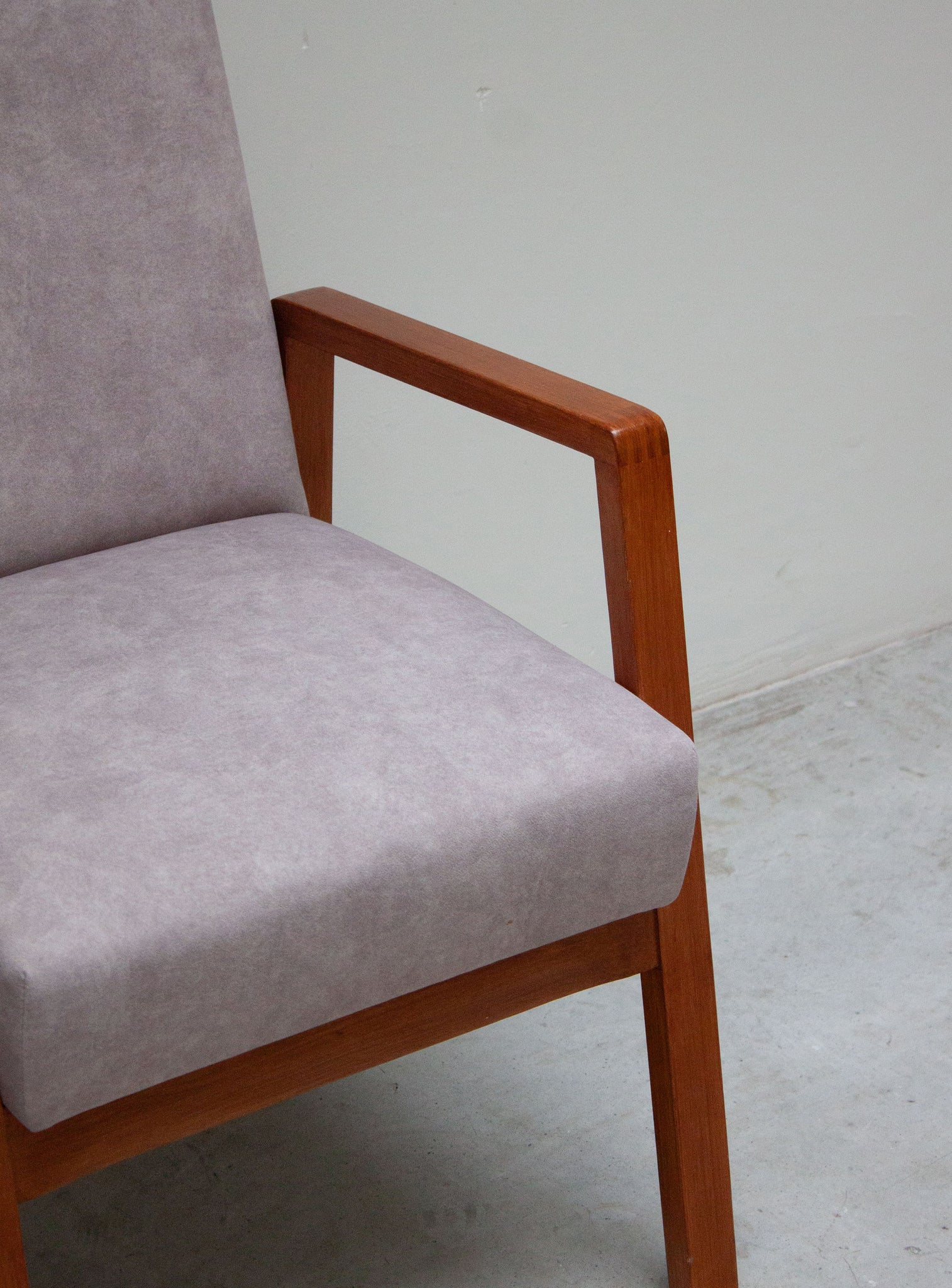 Artek 403 Hallway Chair by Alvar Aalto (Grey)