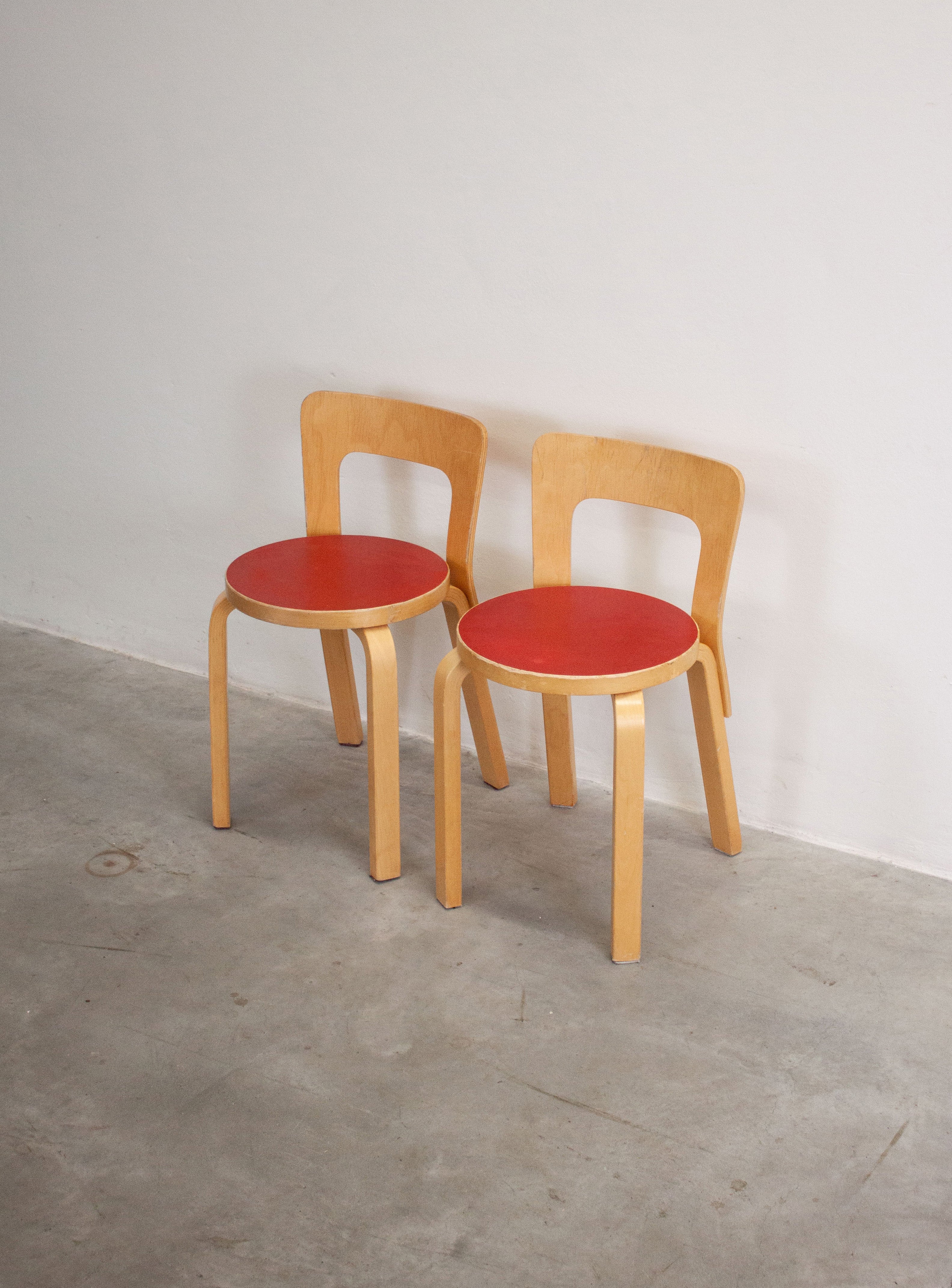 Artek Model 65 Chair by Alvar Aalto (Red) – JUKI AMSTERDAM