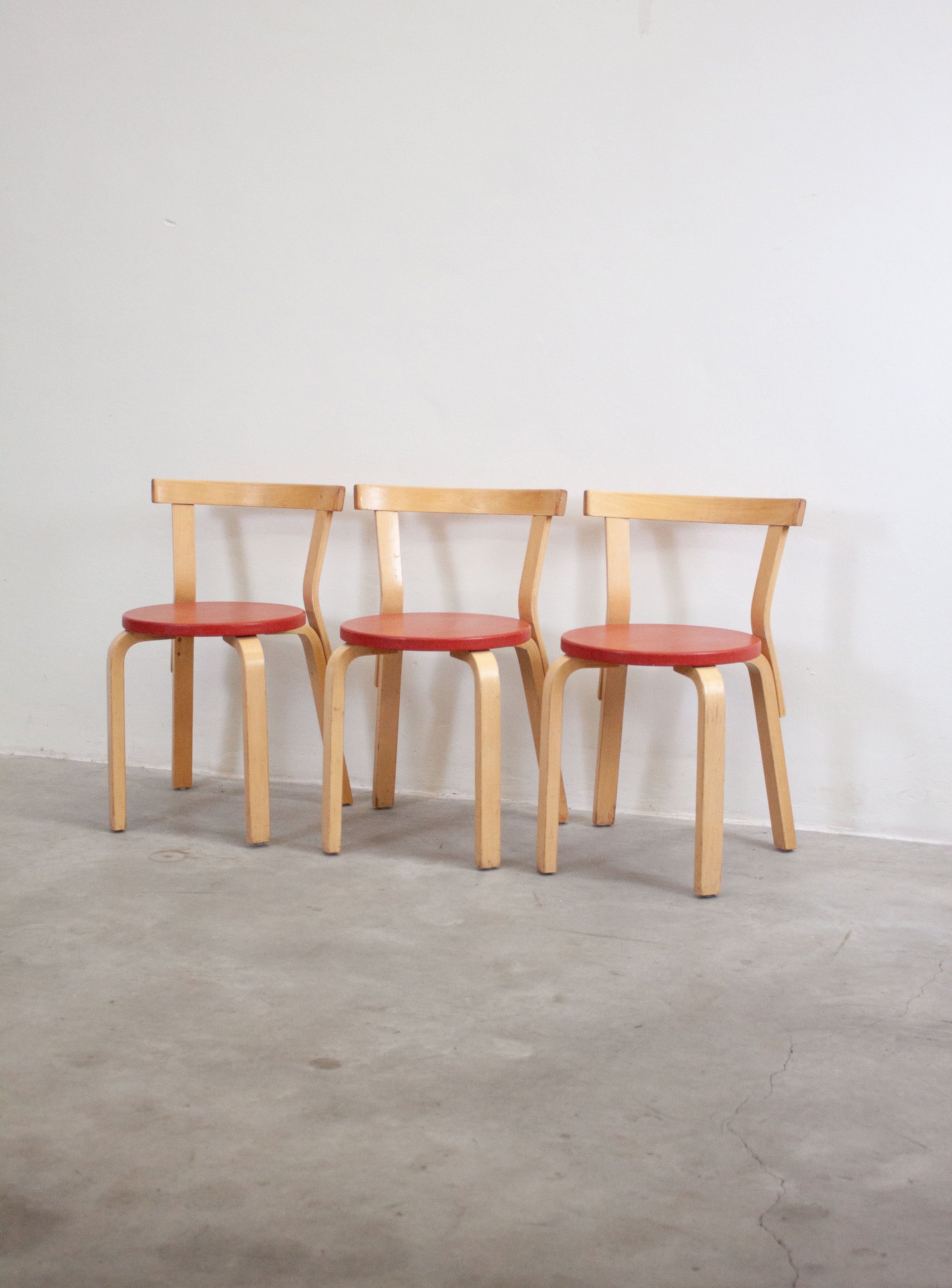 Artek Model 68 Chair by Alvar Aalto (Red) – JUKI AMSTERDAM