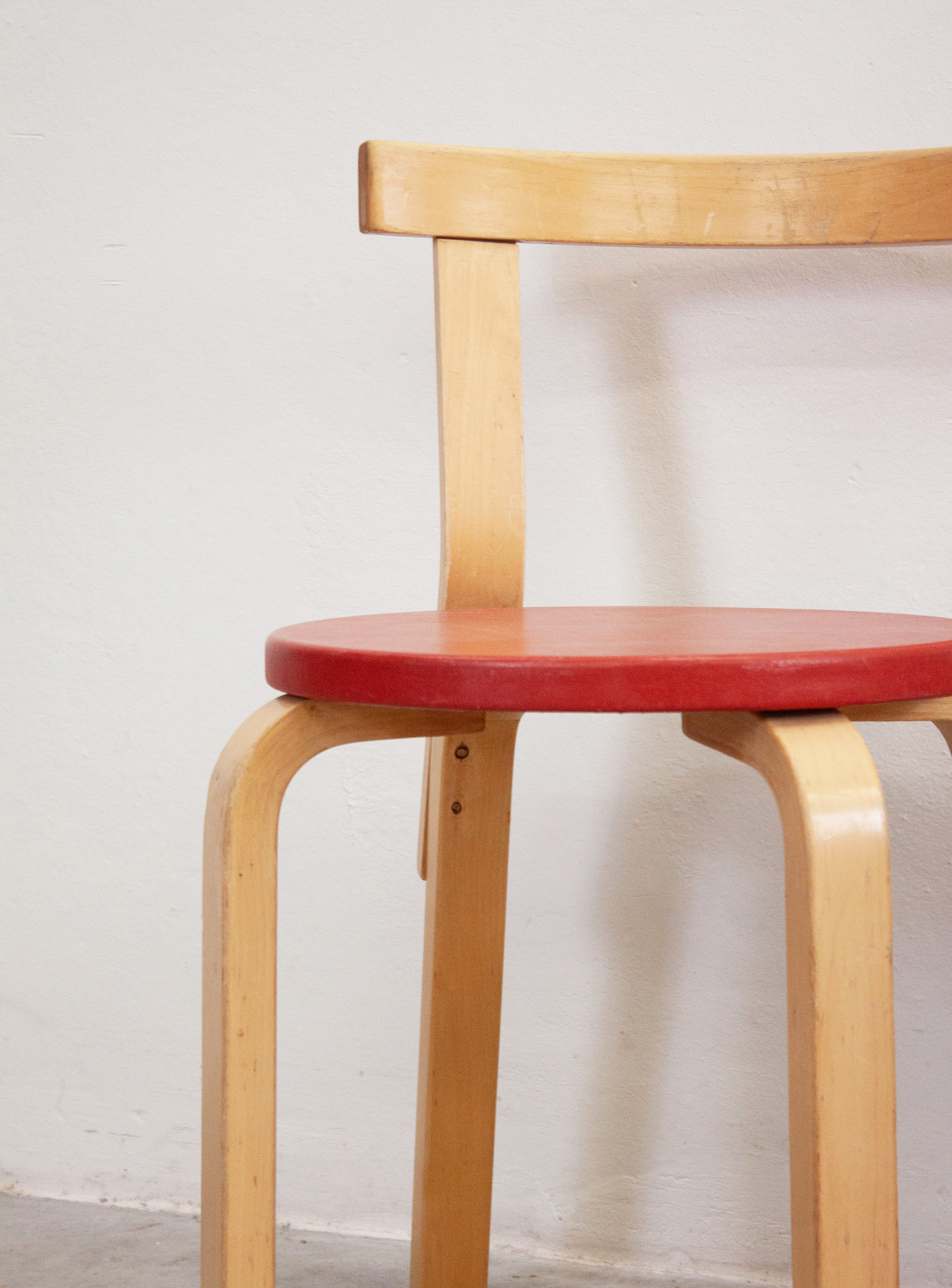 Artek Model 68 Chair by Alvar Aalto (Red) – JUKI AMSTERDAM
