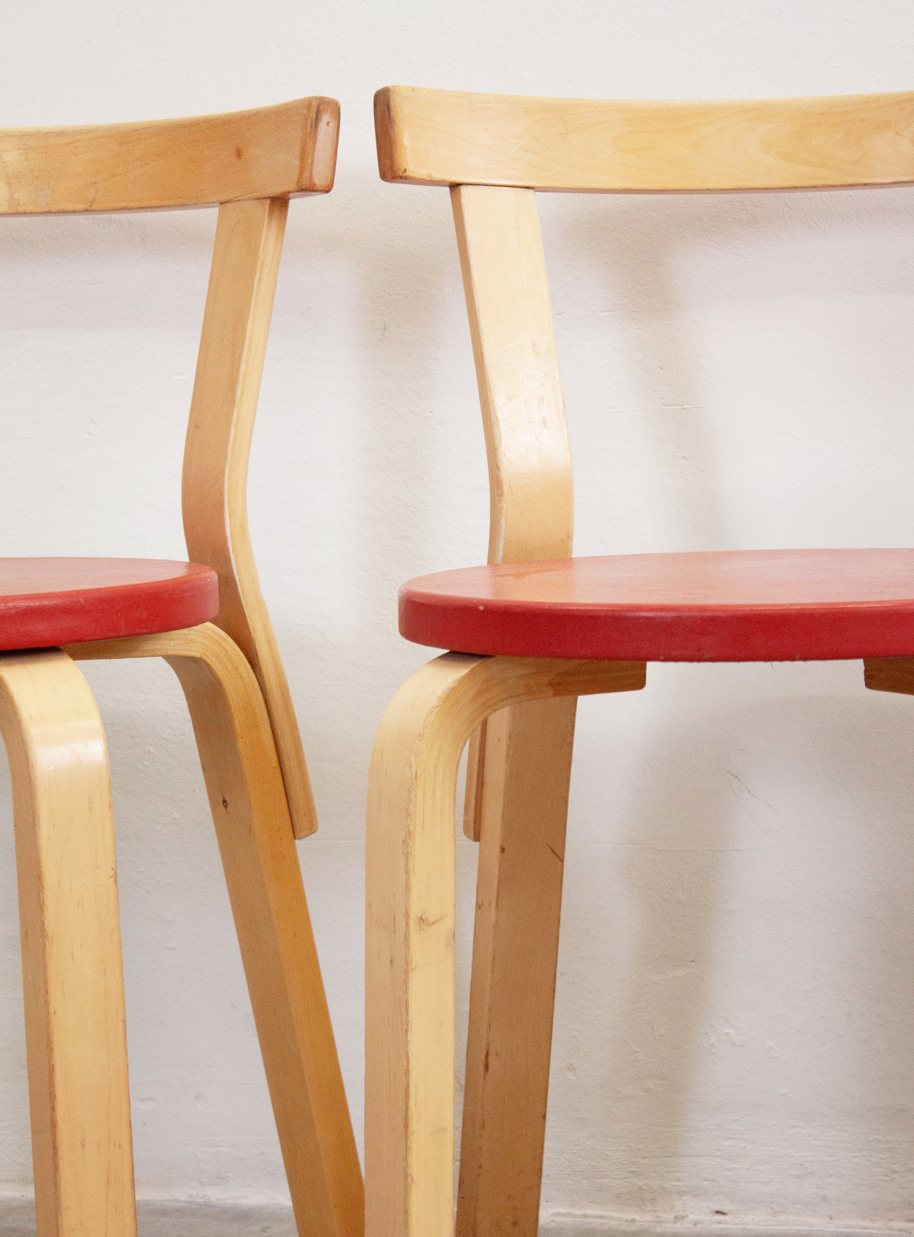 Artek Model 68 Chair by Alvar Aalto (Red) – JUKI AMSTERDAM