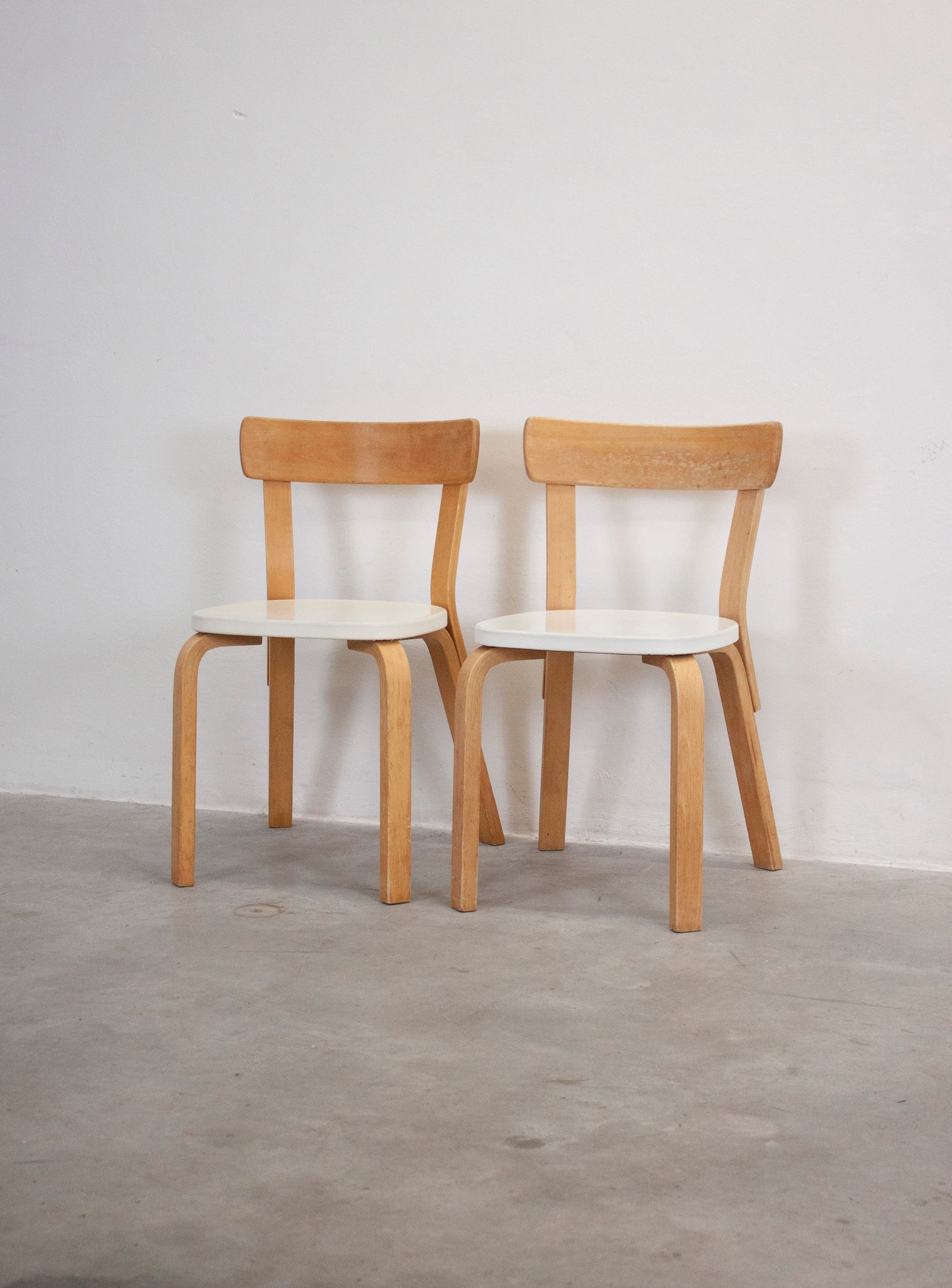 Artek Model 69 Chairs by Alvar Aalto (White)