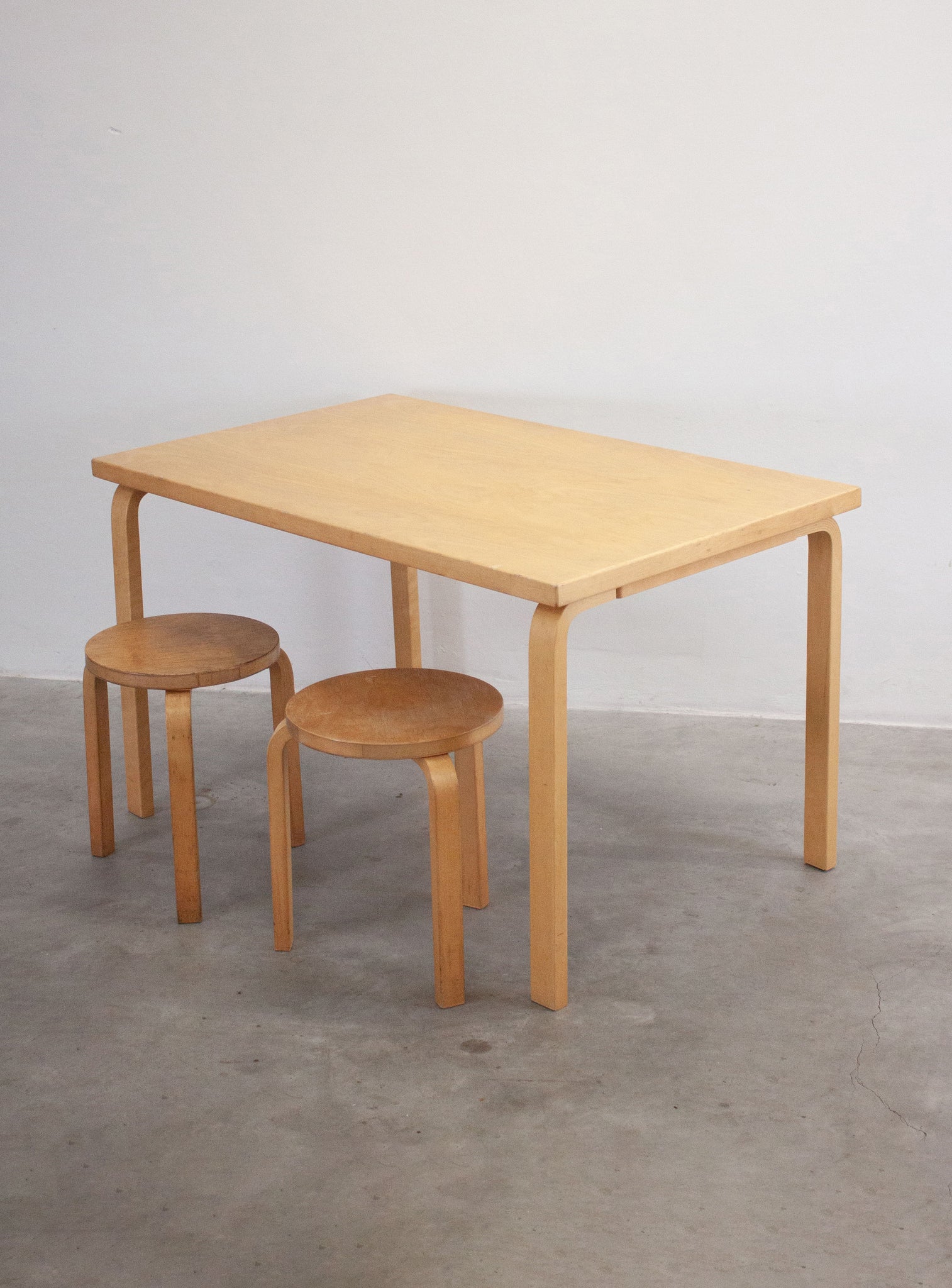 Artek Aalto table 100x60 cm, birch - red, Pre-used design