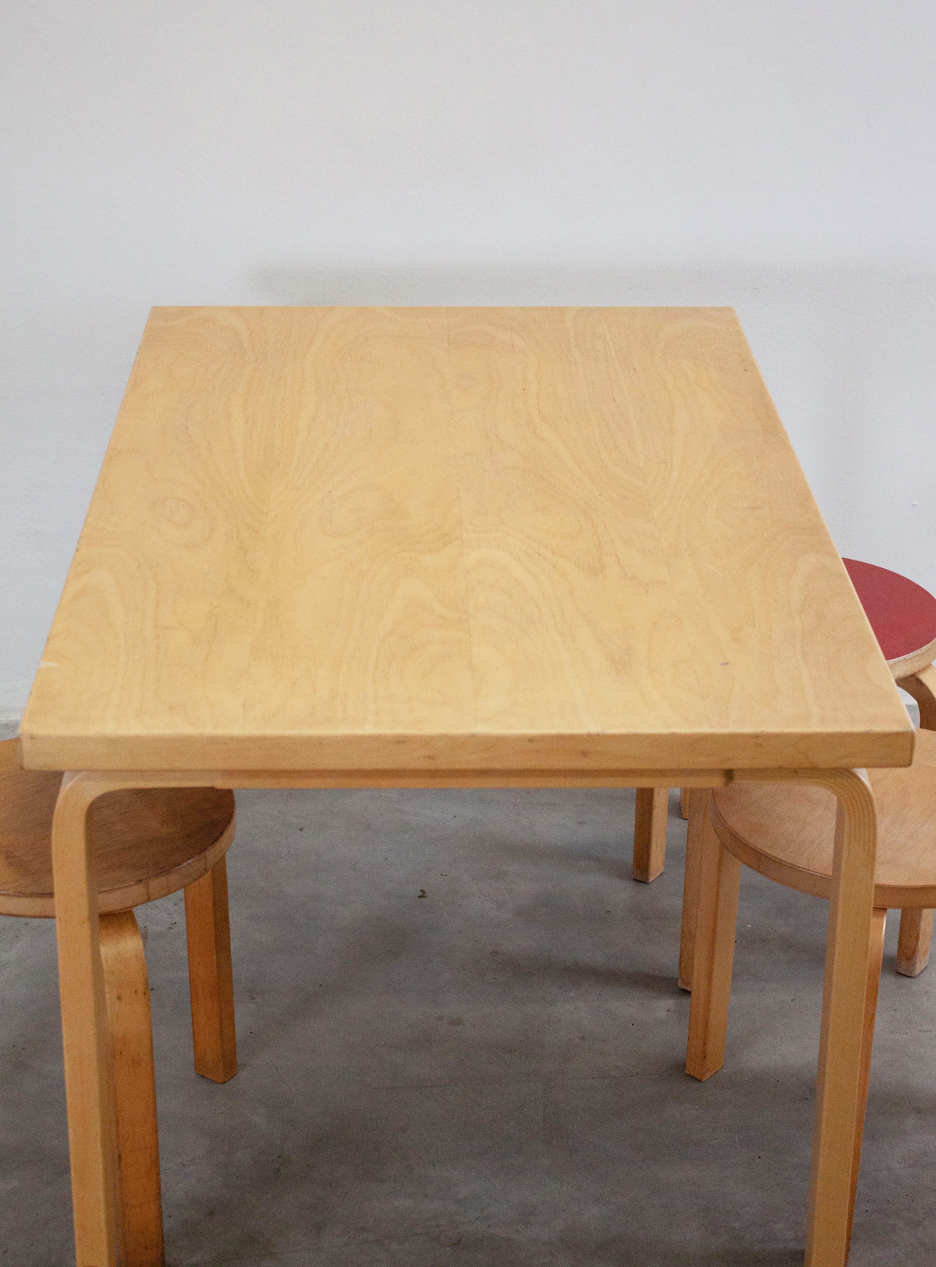 Artek Model 81B Dining Table by Alvar Aalto (Birch) – JUKI AMSTERDAM