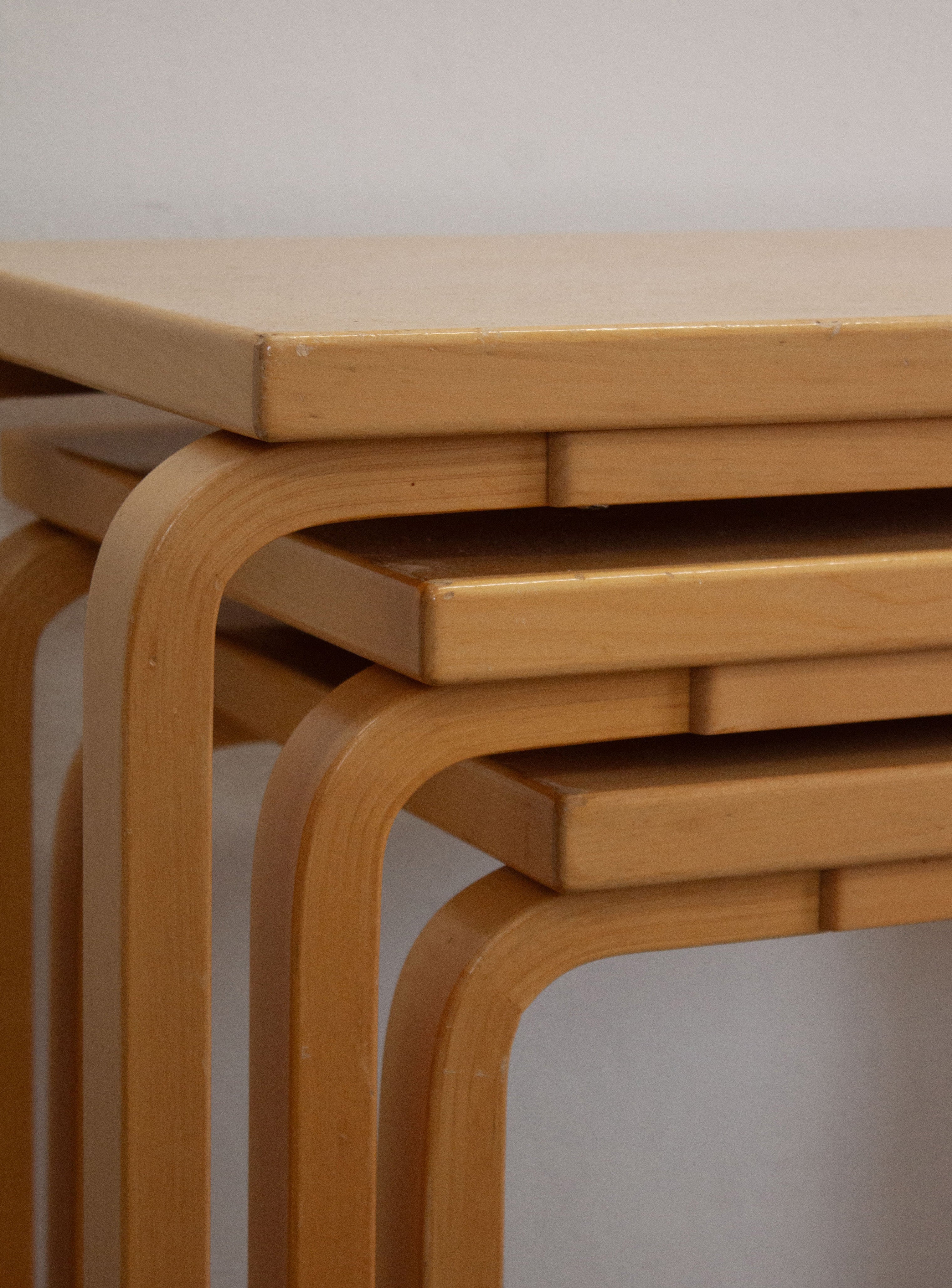 Artek Model 88 Nesting Tables by Alvar Aalto – JUKI AMSTERDAM