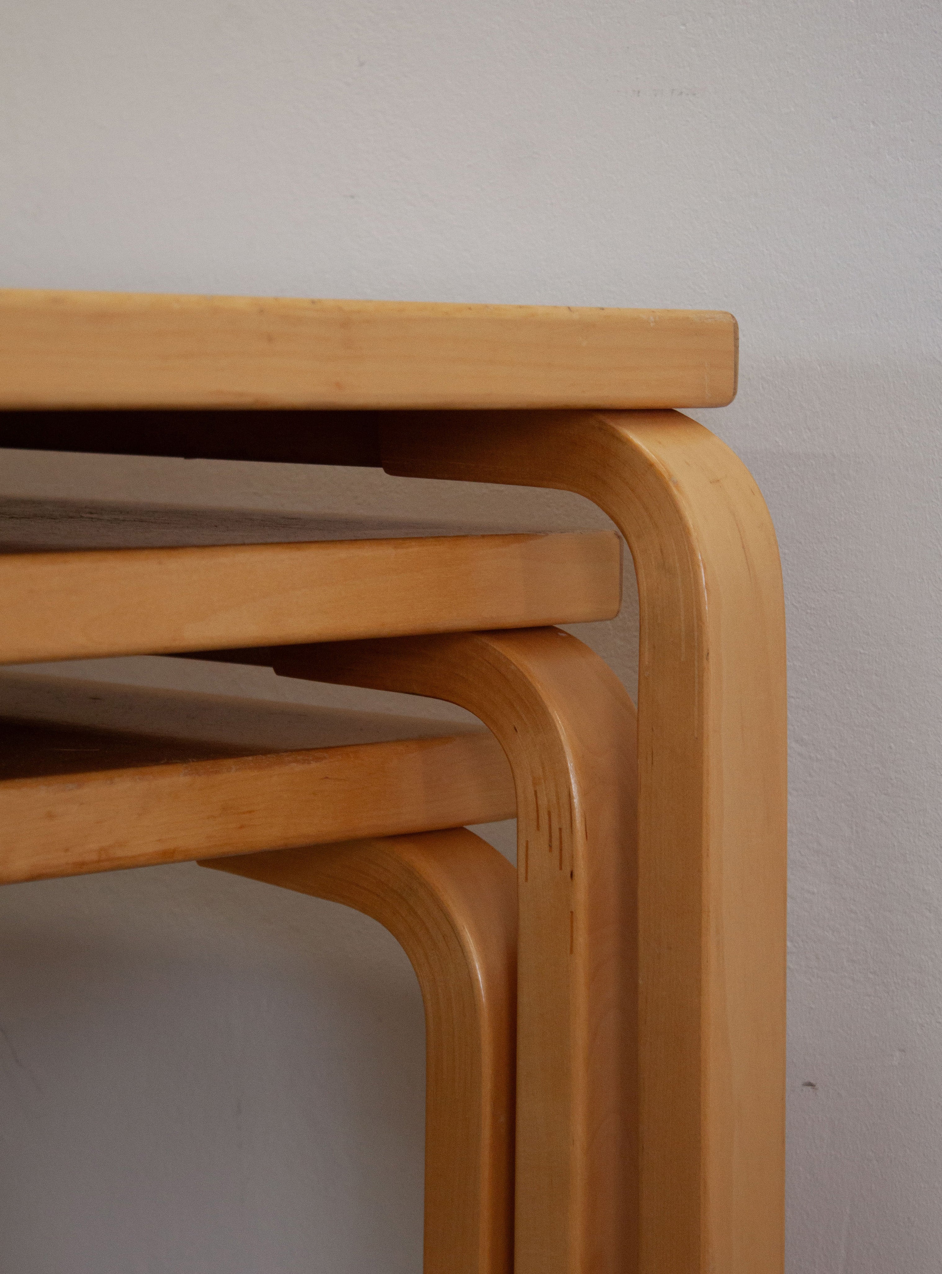 Artek Model 88 Nesting Tables by Alvar Aalto – JUKI AMSTERDAM