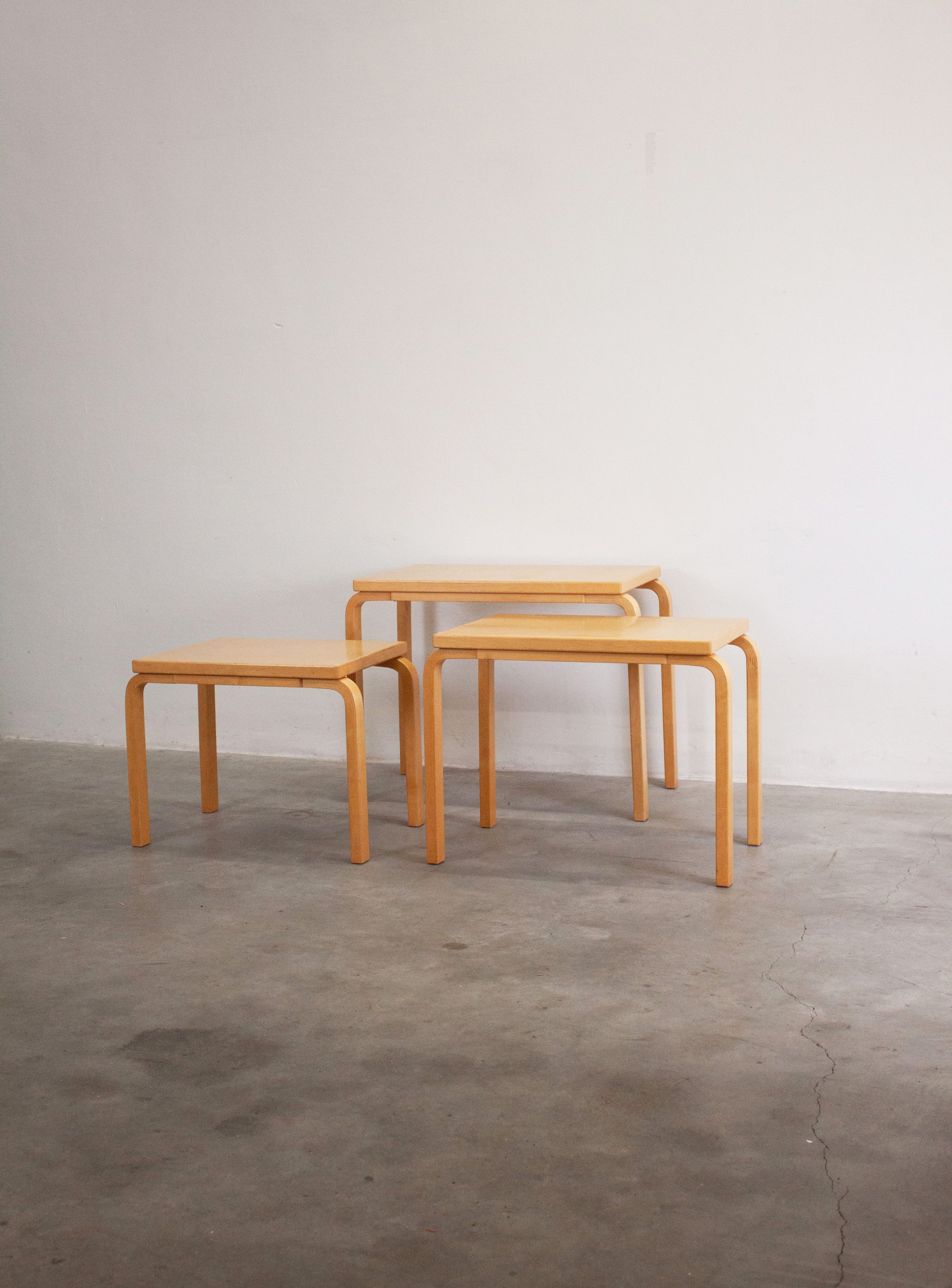 Artek Model 88 Nesting Tables by Alvar Aalto – JUKI AMSTERDAM