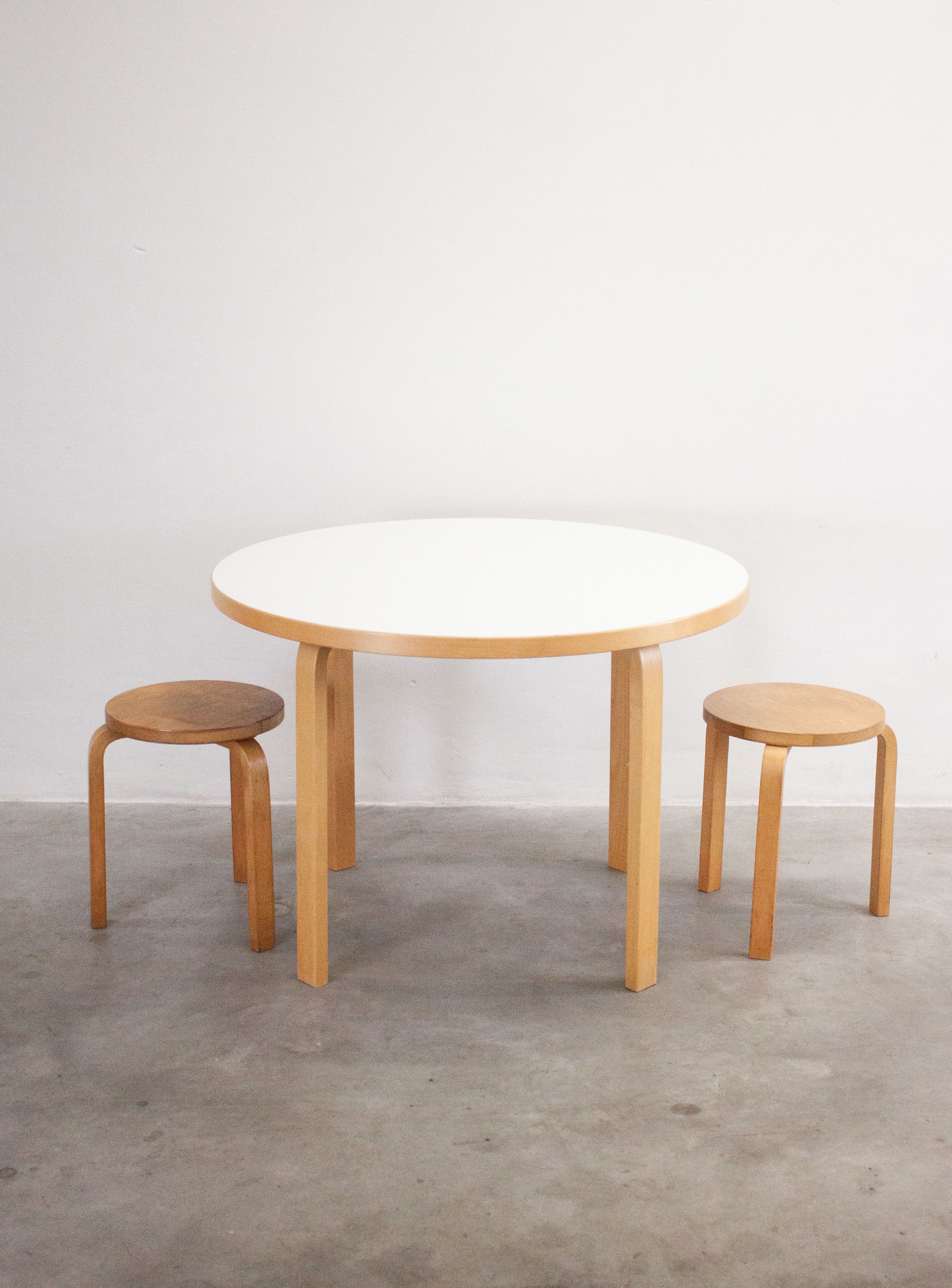 Artek Model 90A Dining Table by Alvar Aalto (White) – JUKI AMSTERDAM