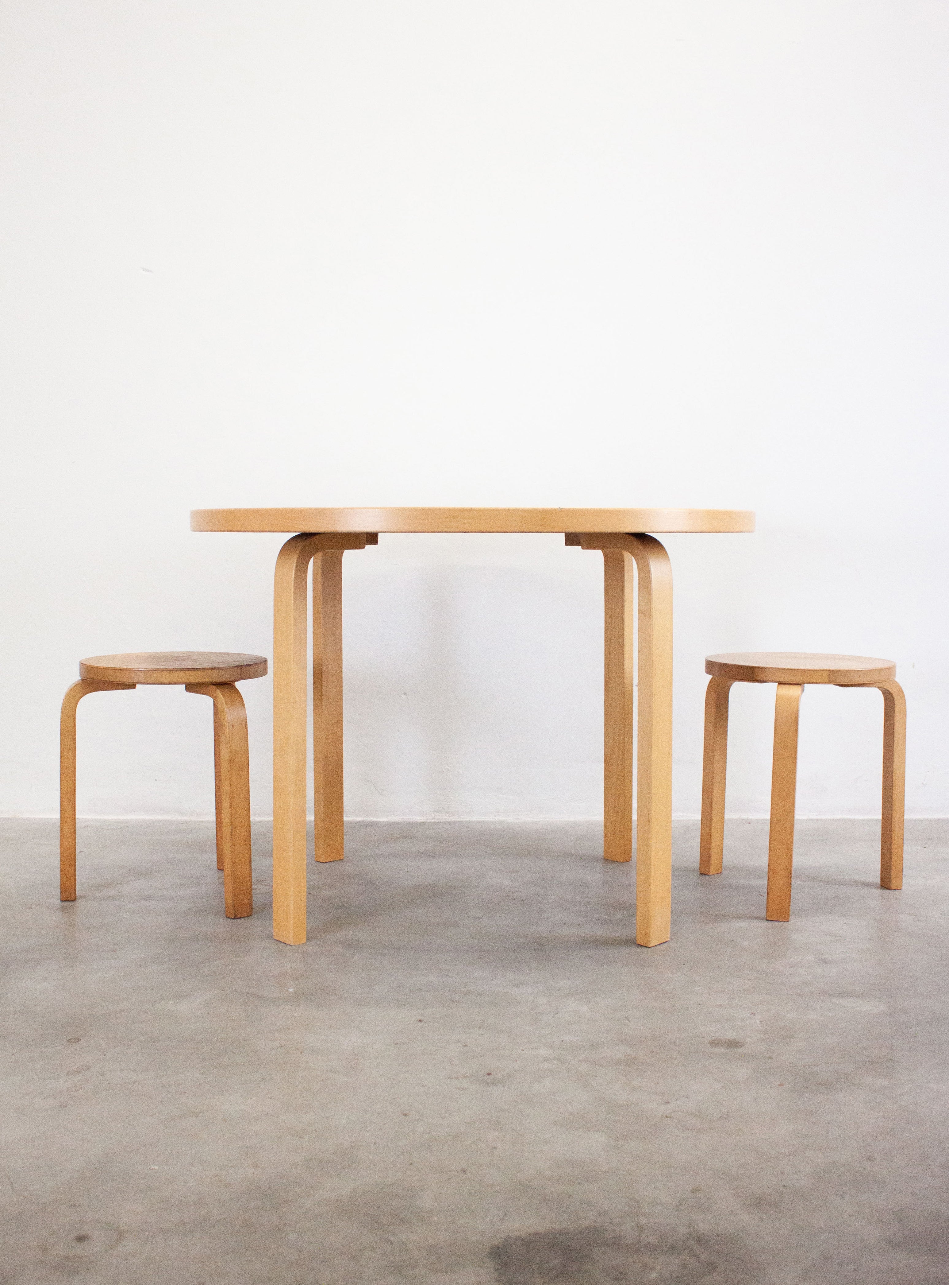 Artek Model 90A Dining Table by Alvar Aalto (White) – JUKI AMSTERDAM