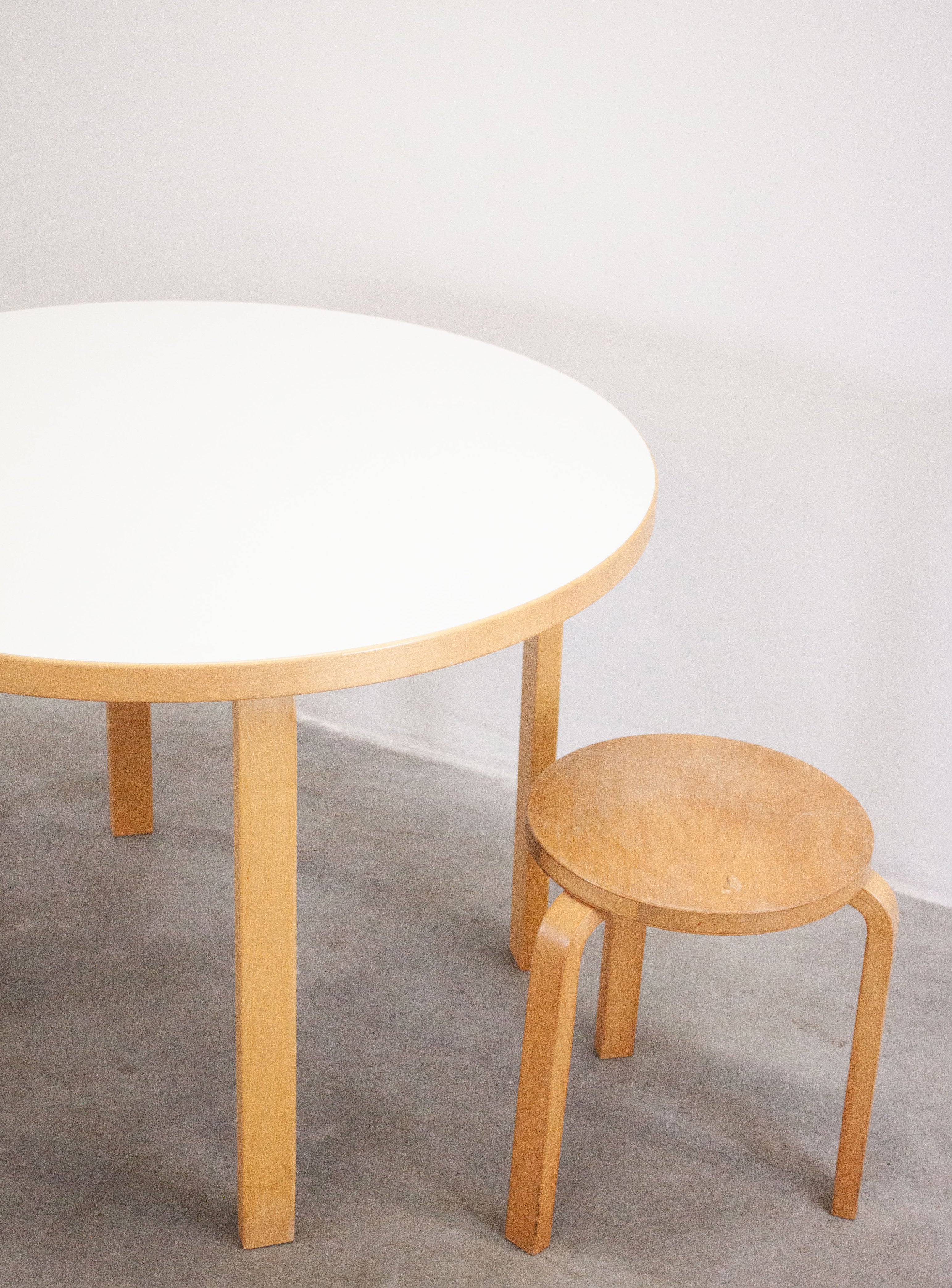 Artek Model 90A Dining Table by Alvar Aalto (White) – JUKI AMSTERDAM