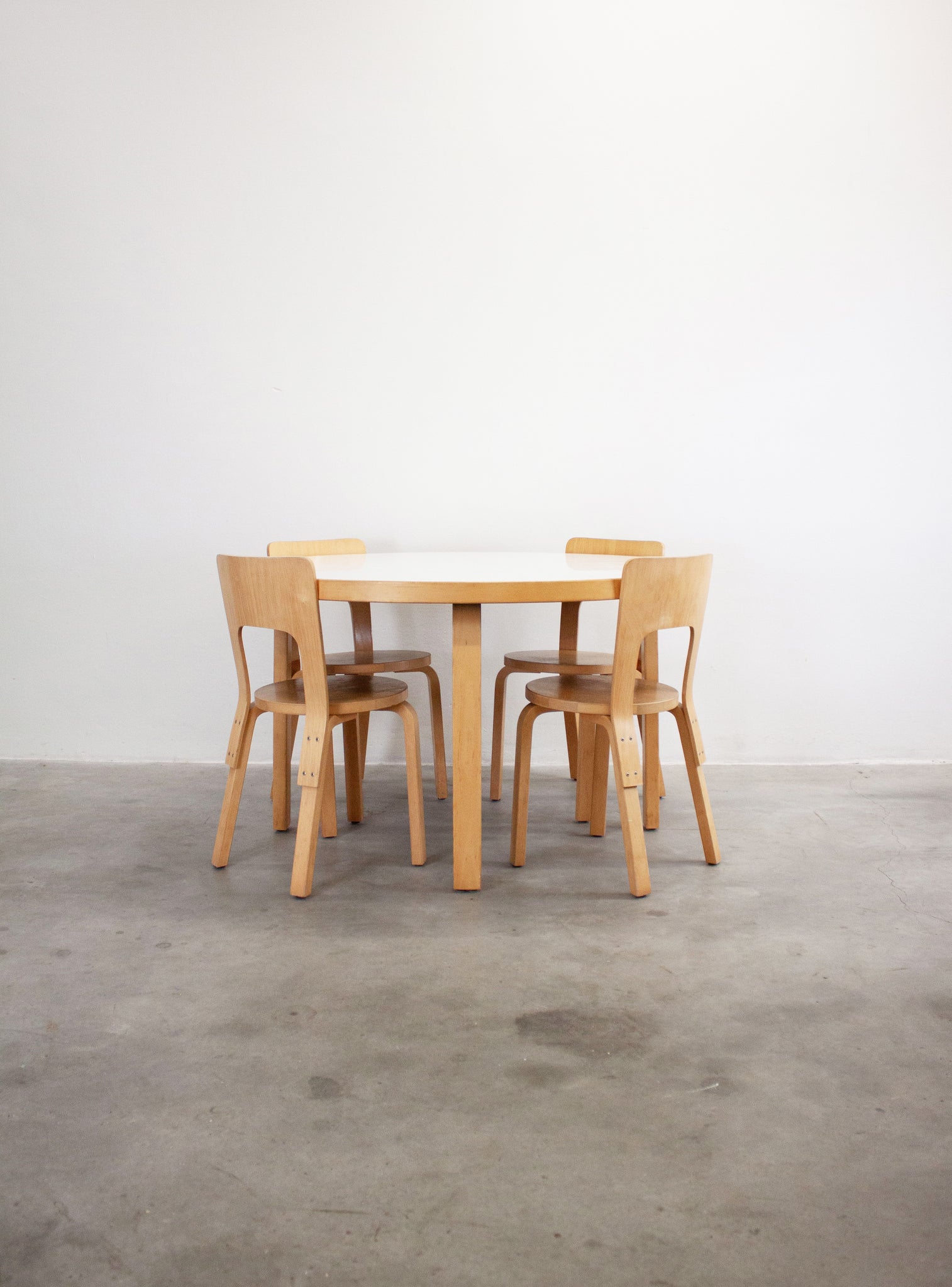 Artek Model 91 Dining Table by Alvar Aalto (White)