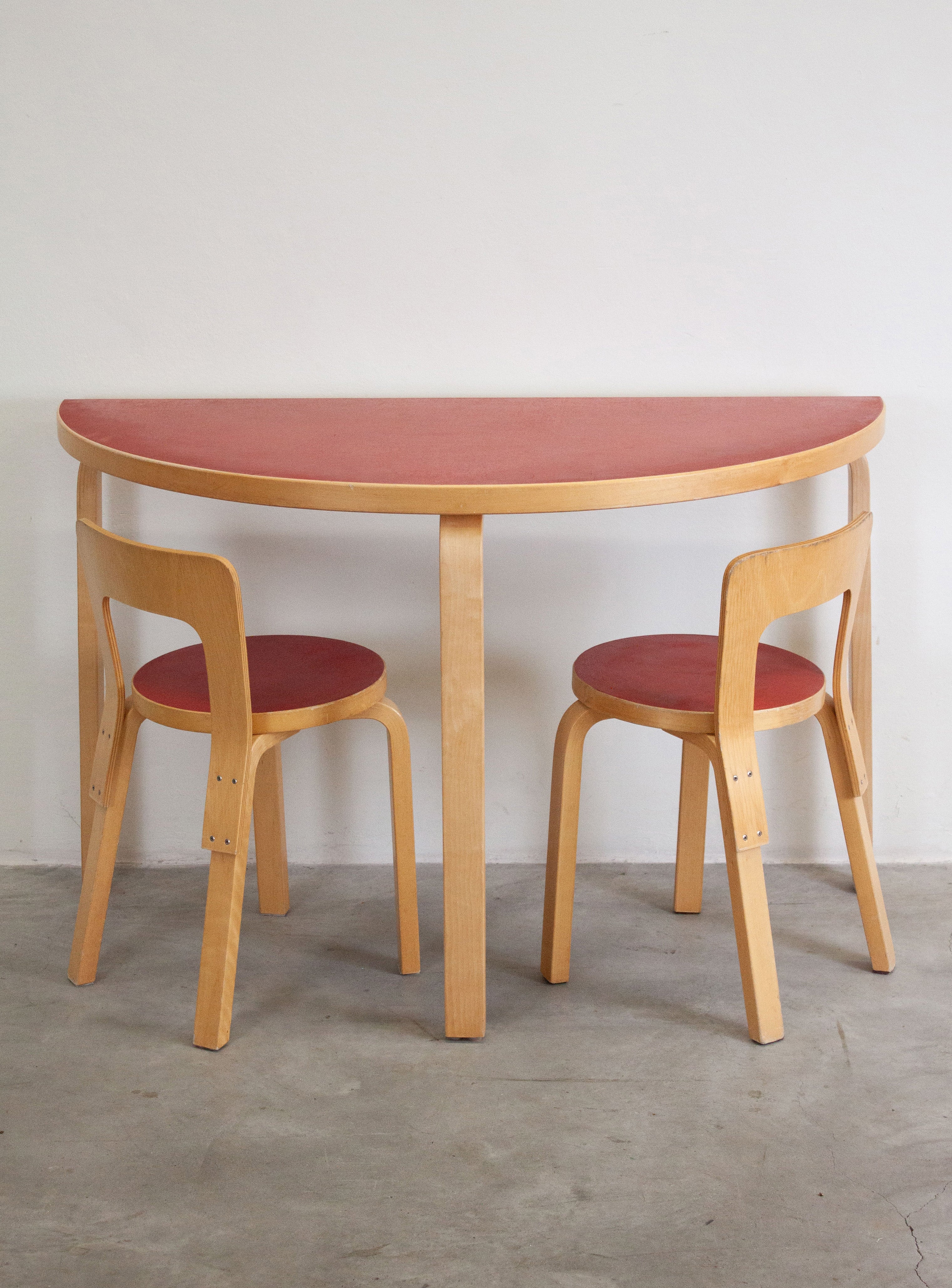 Artek Model 95 Half Round Dining Table by Alvar Aalto (Red) – JUKI