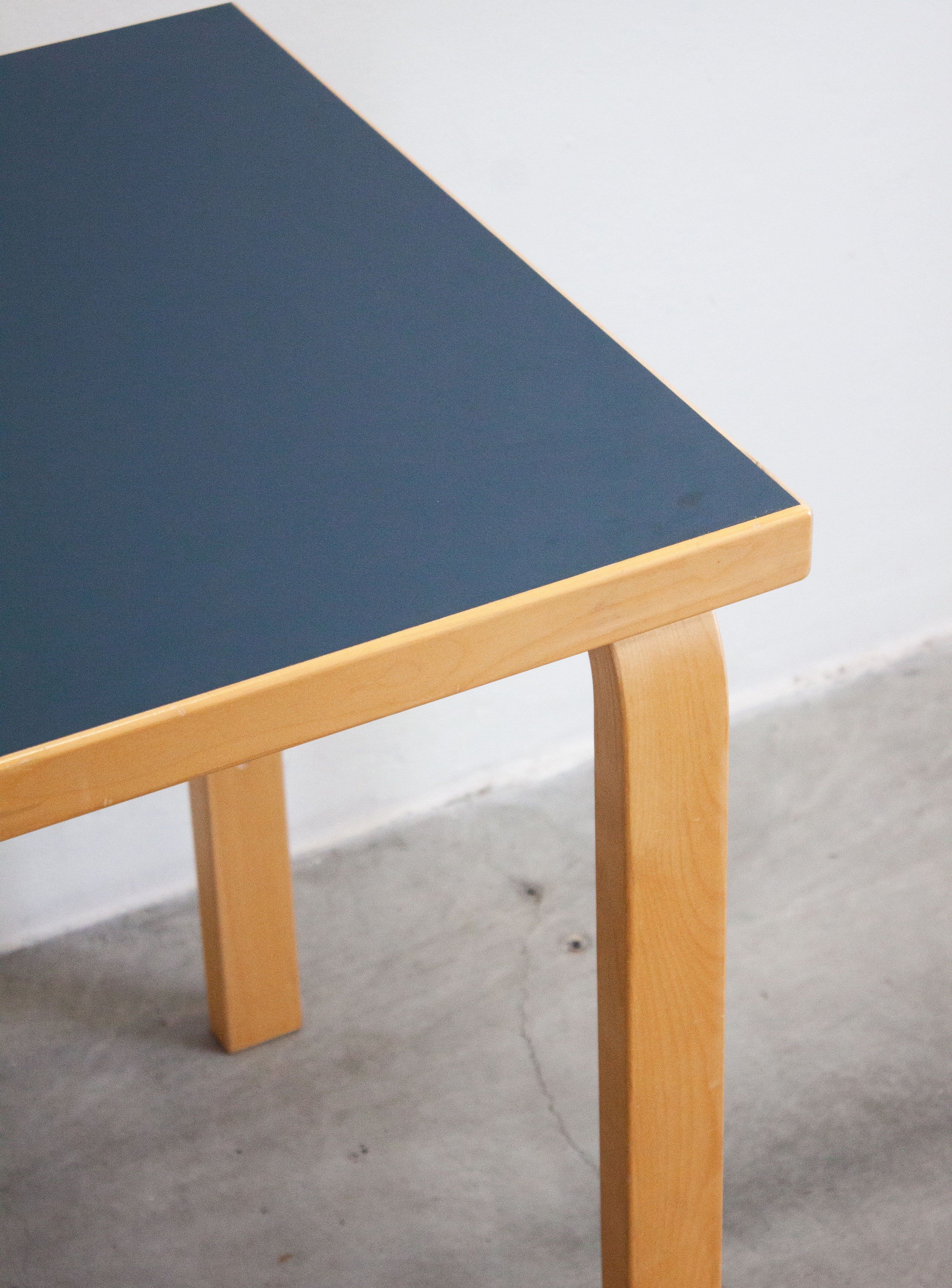 Artek Writing Desk by Alvar Aalto (Blue) – JUKI AMSTERDAM