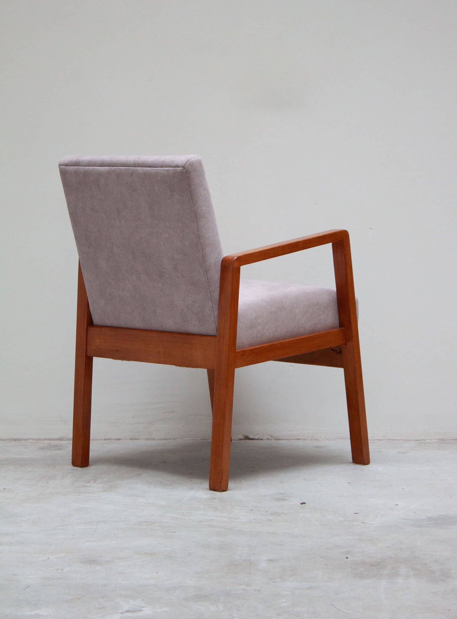 Artek 403 Hallway Chair by Alvar Aalto (Grey)