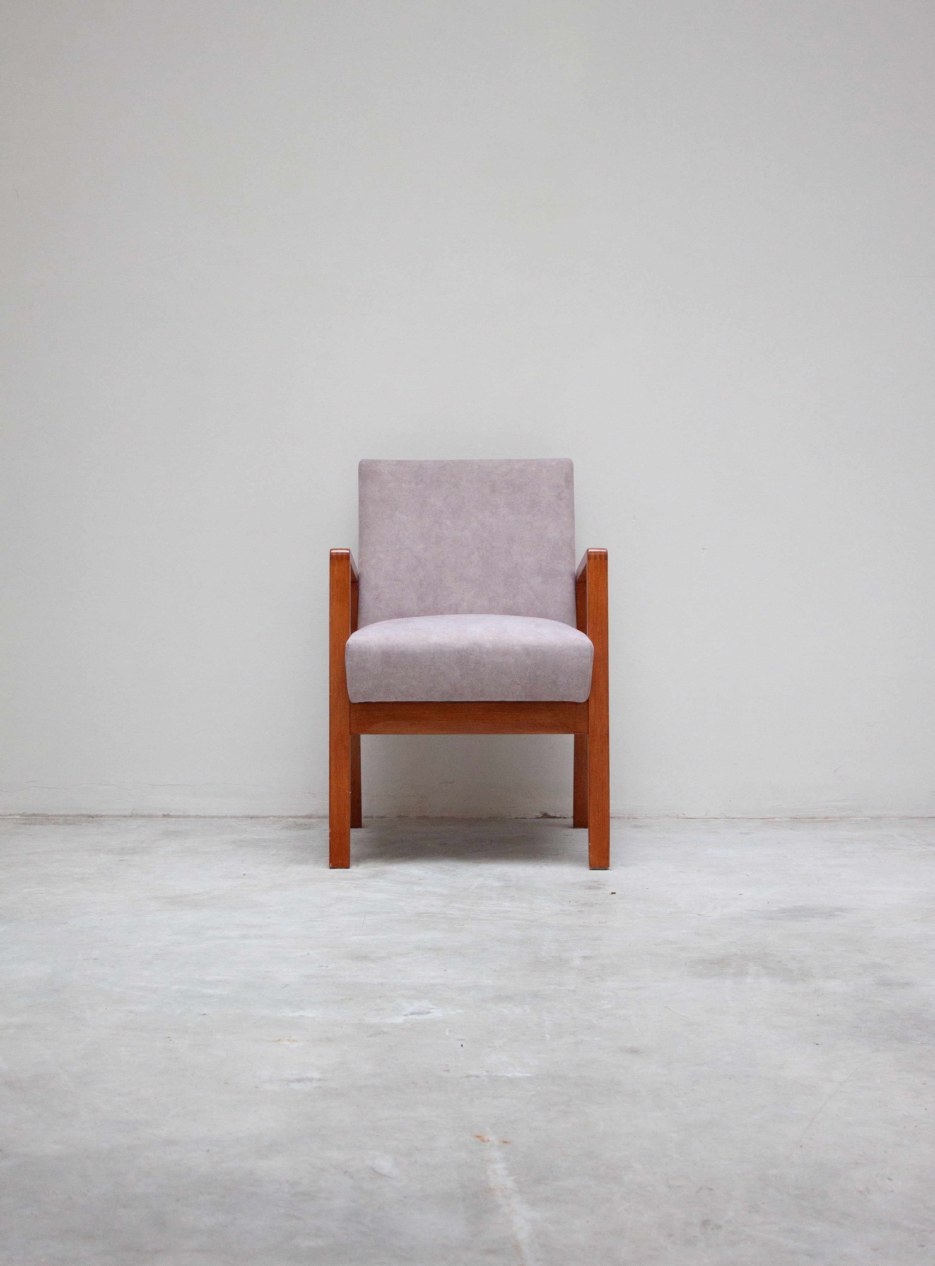 Artek 404 Hallway Chair by Alvar Aalto (Grey) – JUKI AMSTERDAM