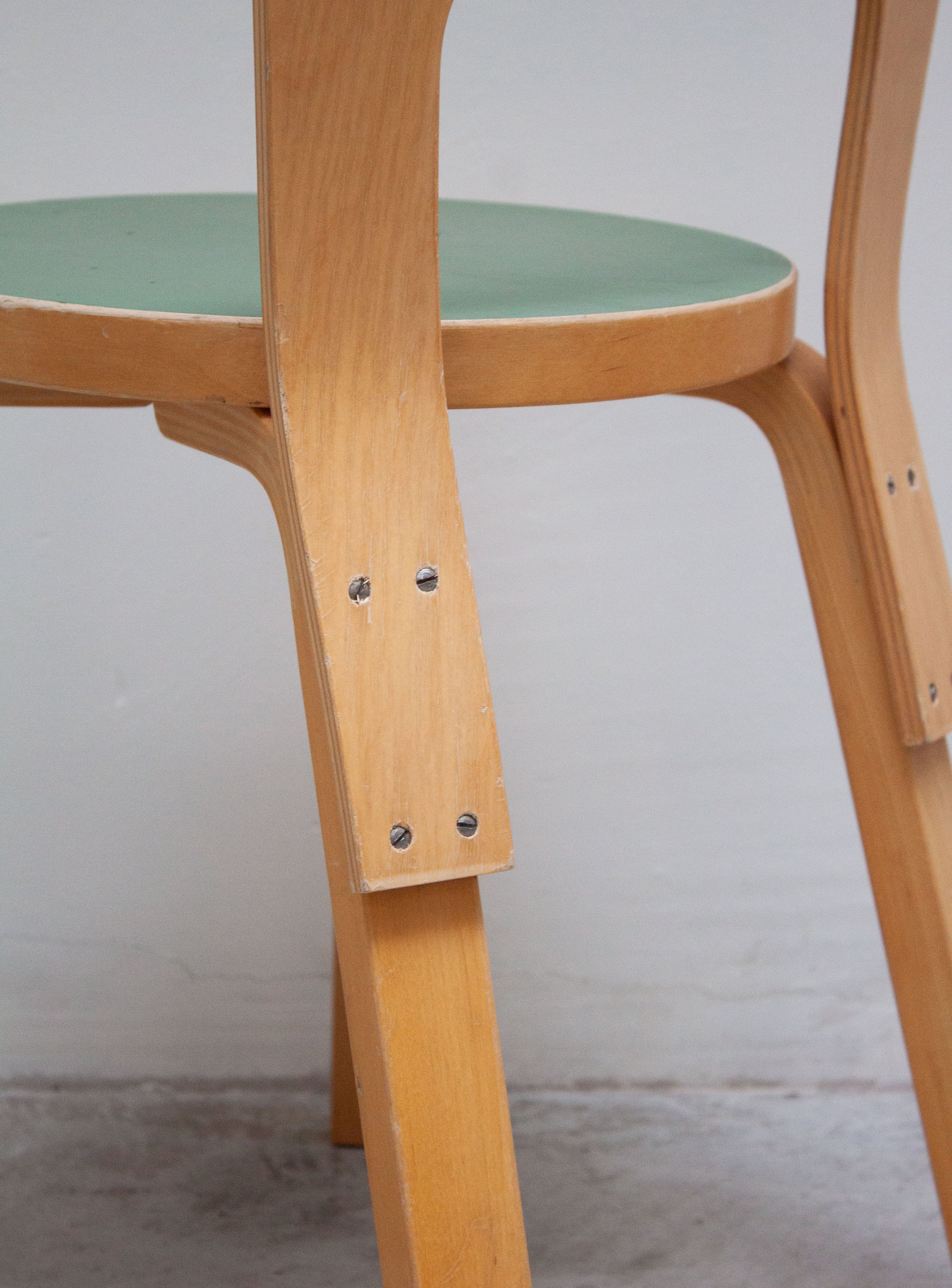 Artek Model 65 Chair by Alvar Aalto (Green) – JUKI AMSTERDAM