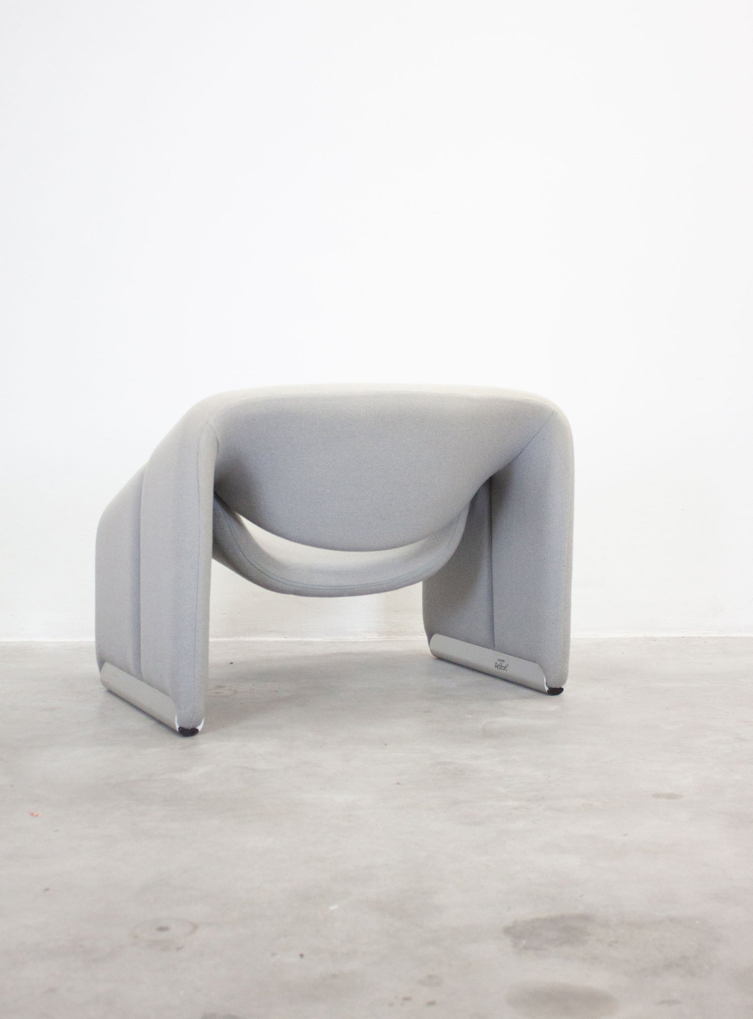 Artifort Groovy F598 Lounge Chair by Pierre Paulin (Light Grey)