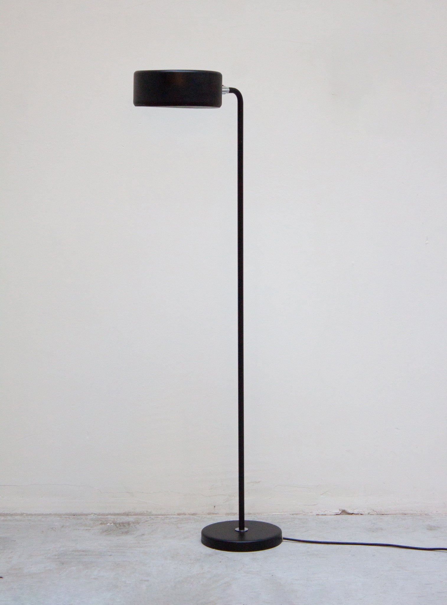 Ateljé Lyktan Simris Floor Lamp by Anders Pehrson (Black)