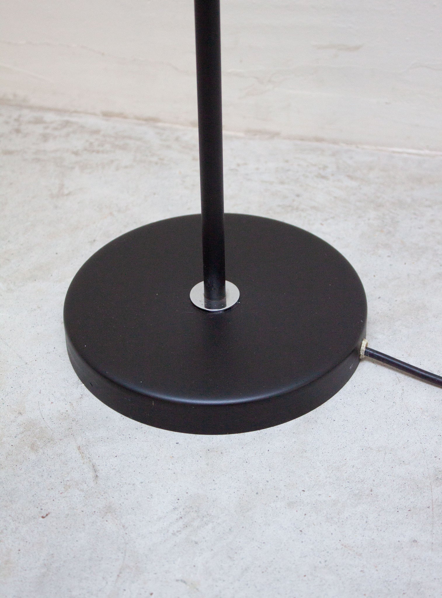 Ateljé Lyktan Simris Floor Lamp by Anders Pehrson (Black)