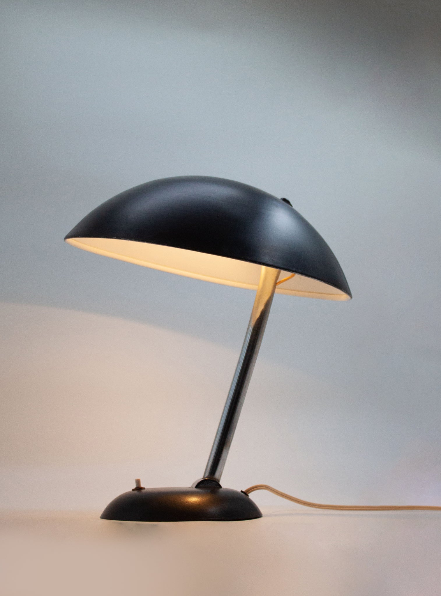 Bauhaus Desk Lamp (Black)