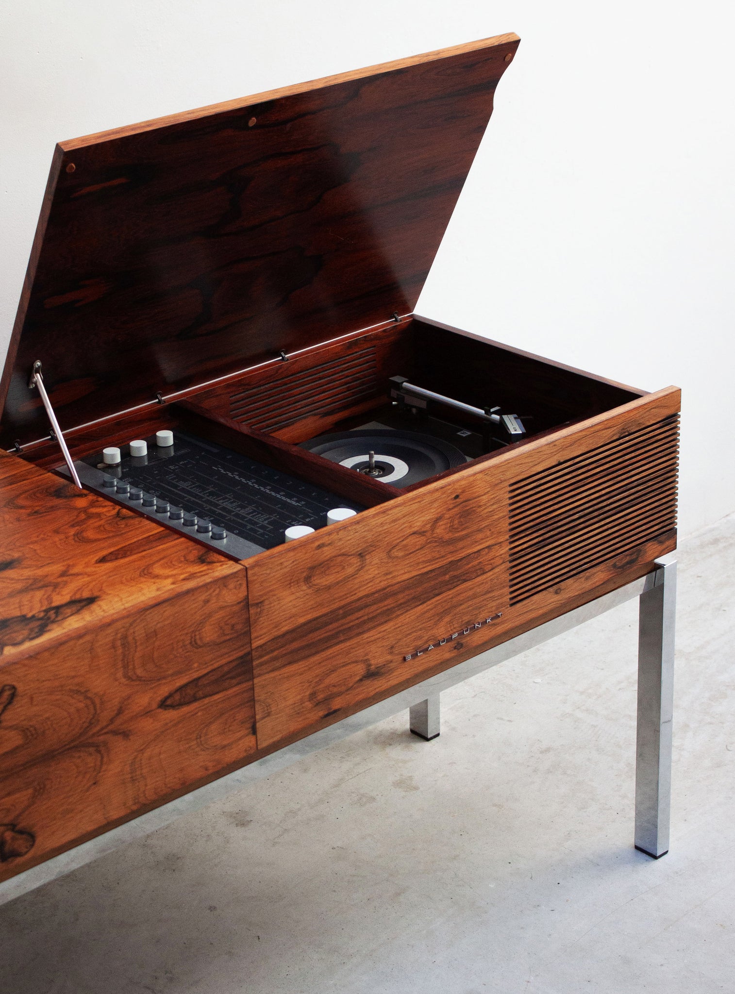 Blaupunkt Arizona Deluxe Stereo Cabinet (Rosewood)