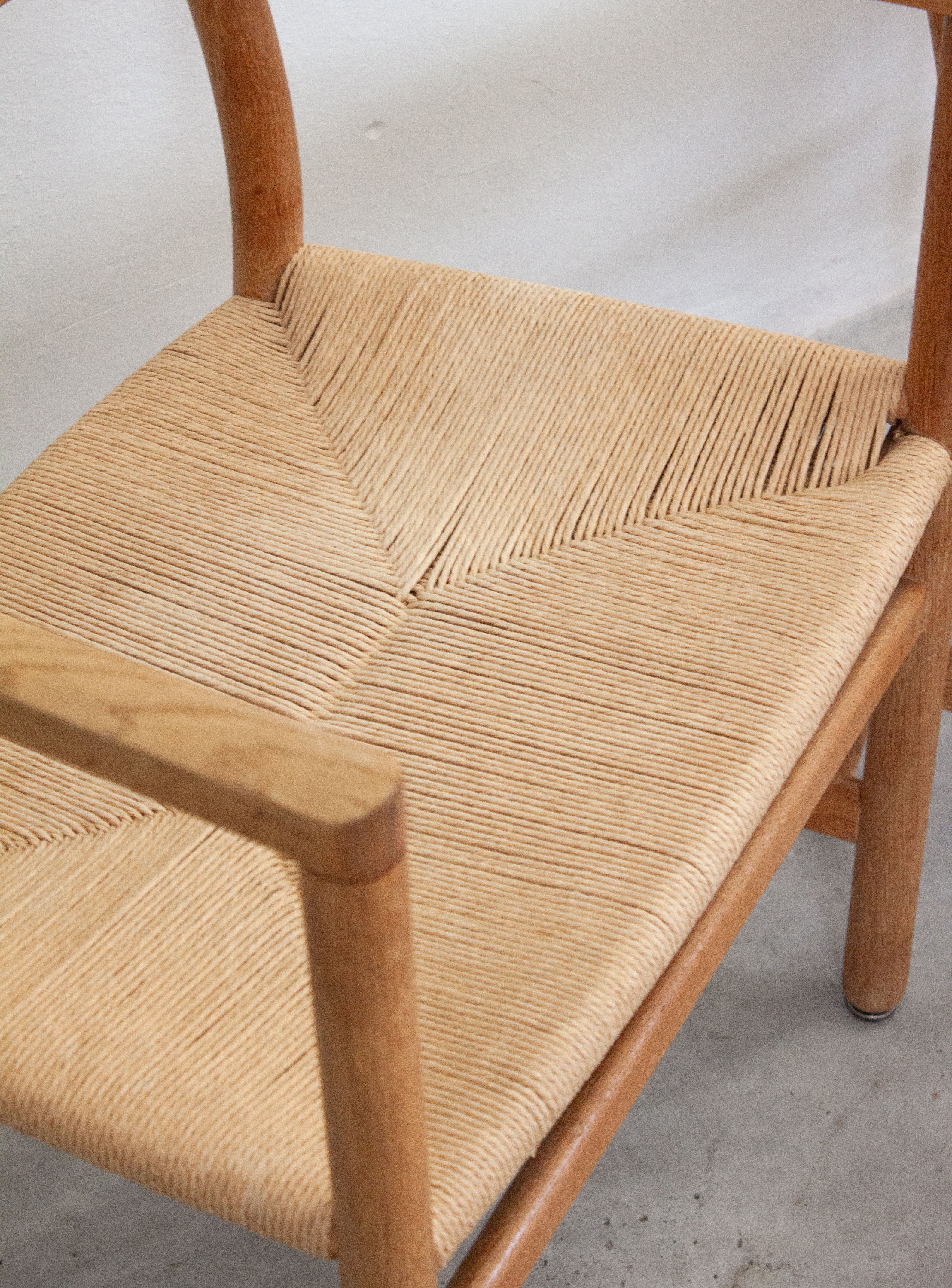 Carl Hansen & Søn CH46 Dining Armchair by Hans J. Wegner – JUKI