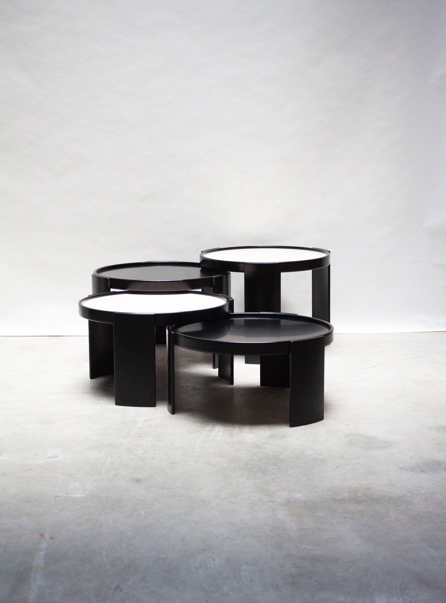 Cassina 783 Nesting Tables by Gianfranco Frattini (Black)