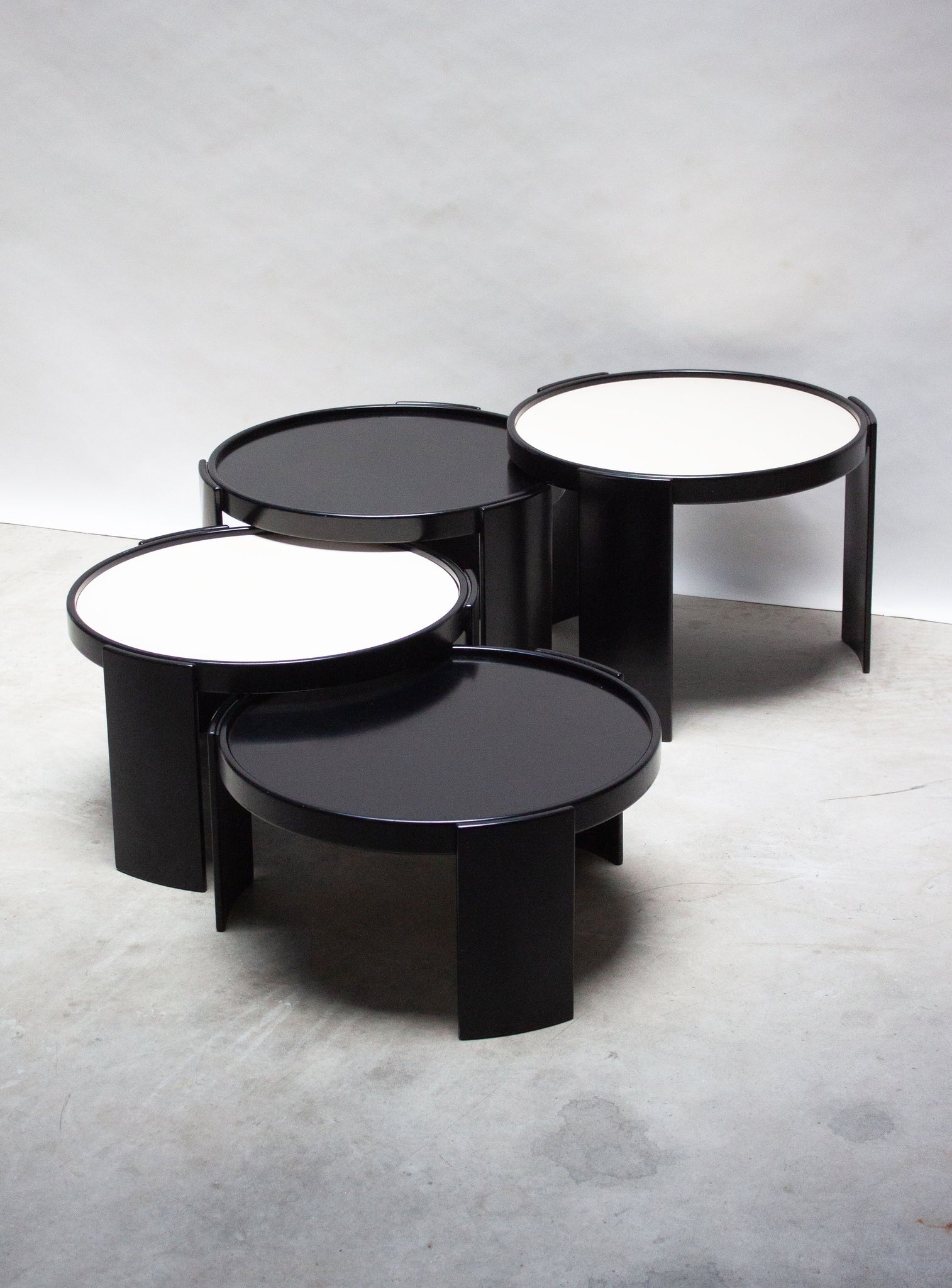 Cassina 783 Nesting Tables by Gianfranco Frattini (Black)