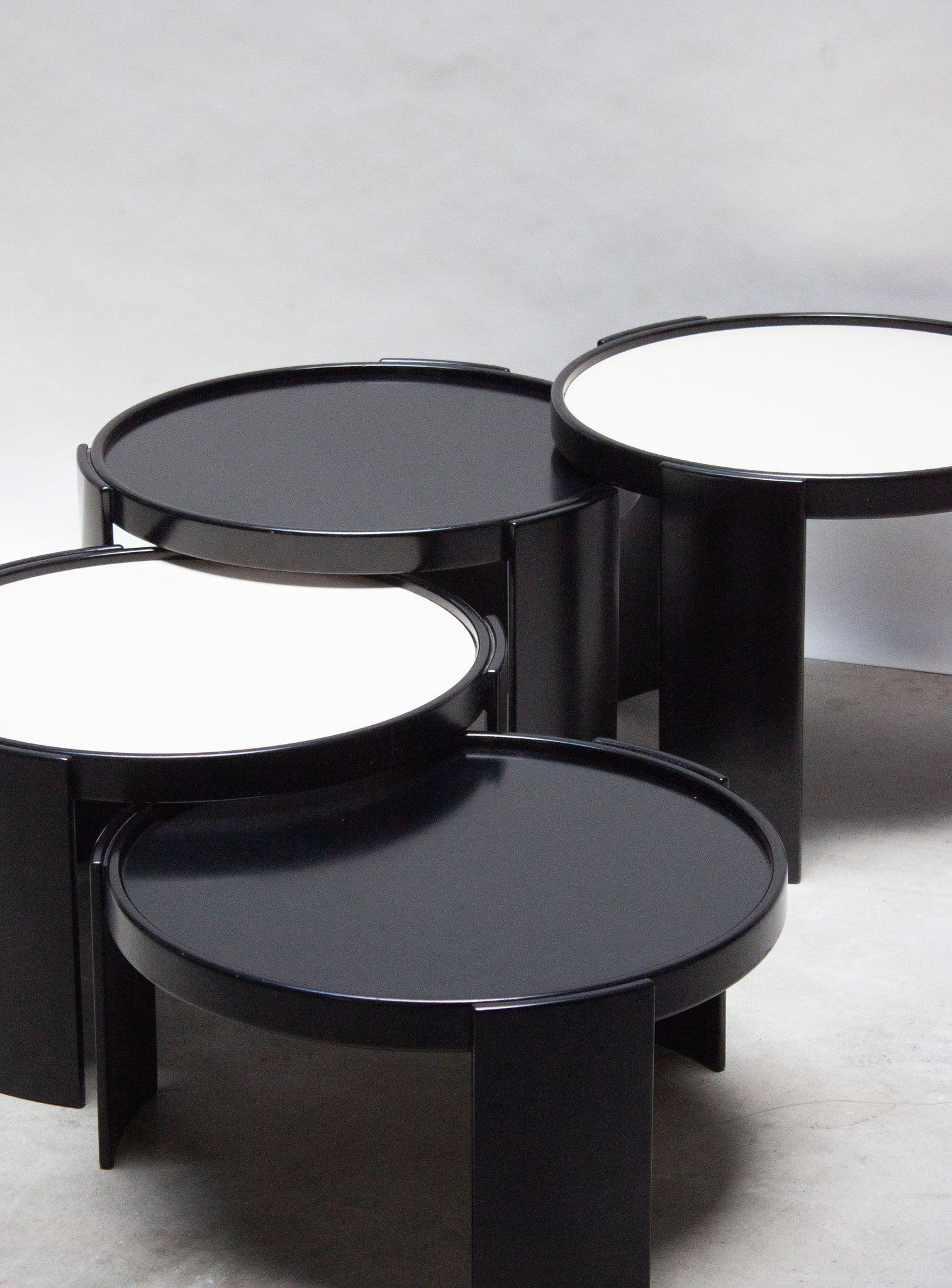 Cassina 783 Nesting Tables by Gianfranco Frattini (Black)