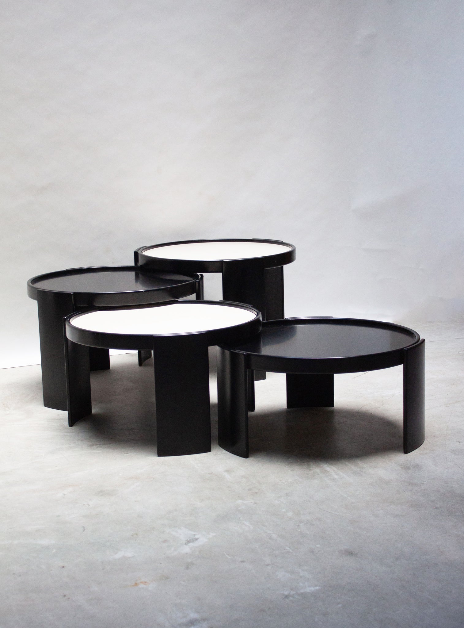 Cassina 783 Nesting Tables by Gianfranco Frattini (Black)