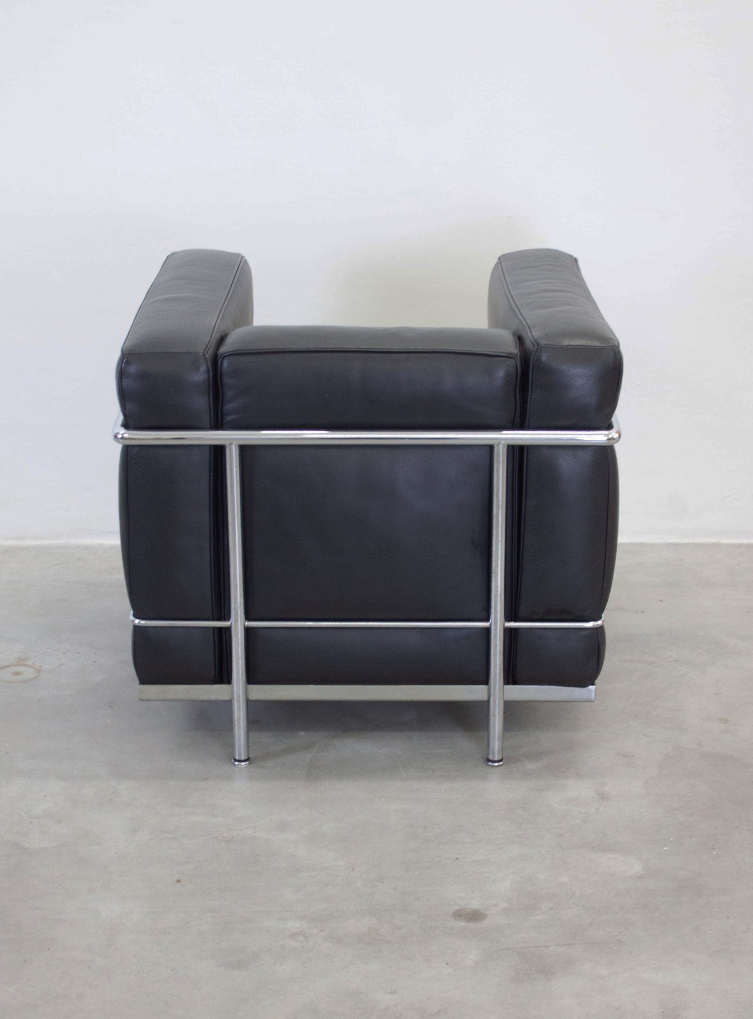 Cassina LC2 Lounge Chair by Le Corbusier (Black)