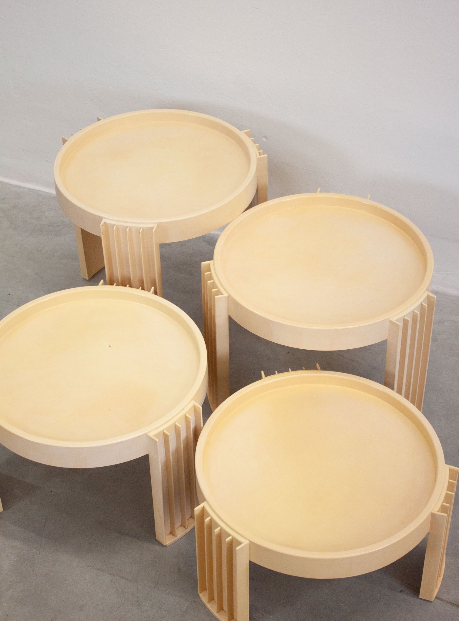 Cassina Marema Nesting Tables by Gianfranco Frattini (Cream)
