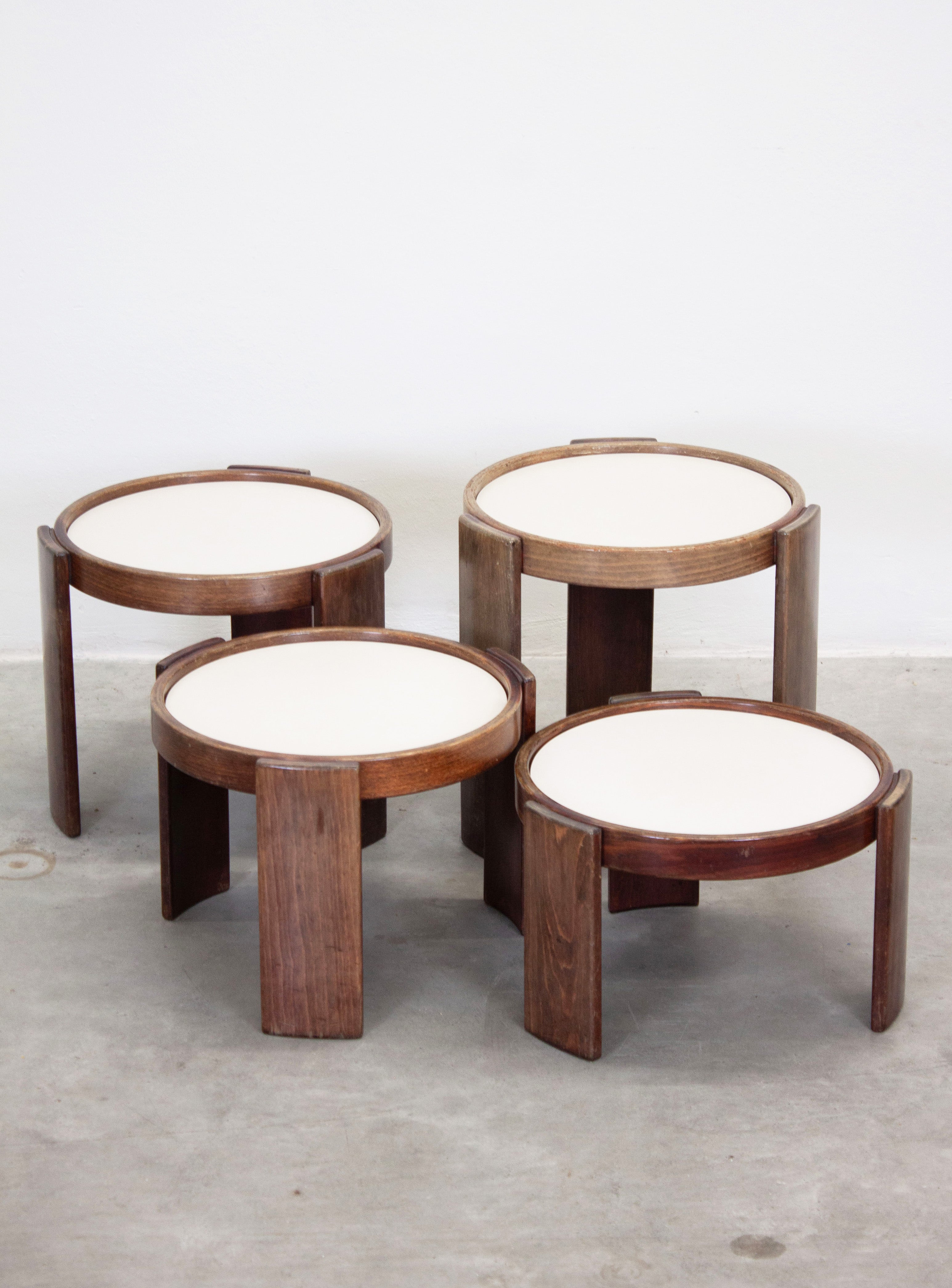 Cassina Nesting Tables by Gianfranco Frattini – JUKI AMSTERDAM