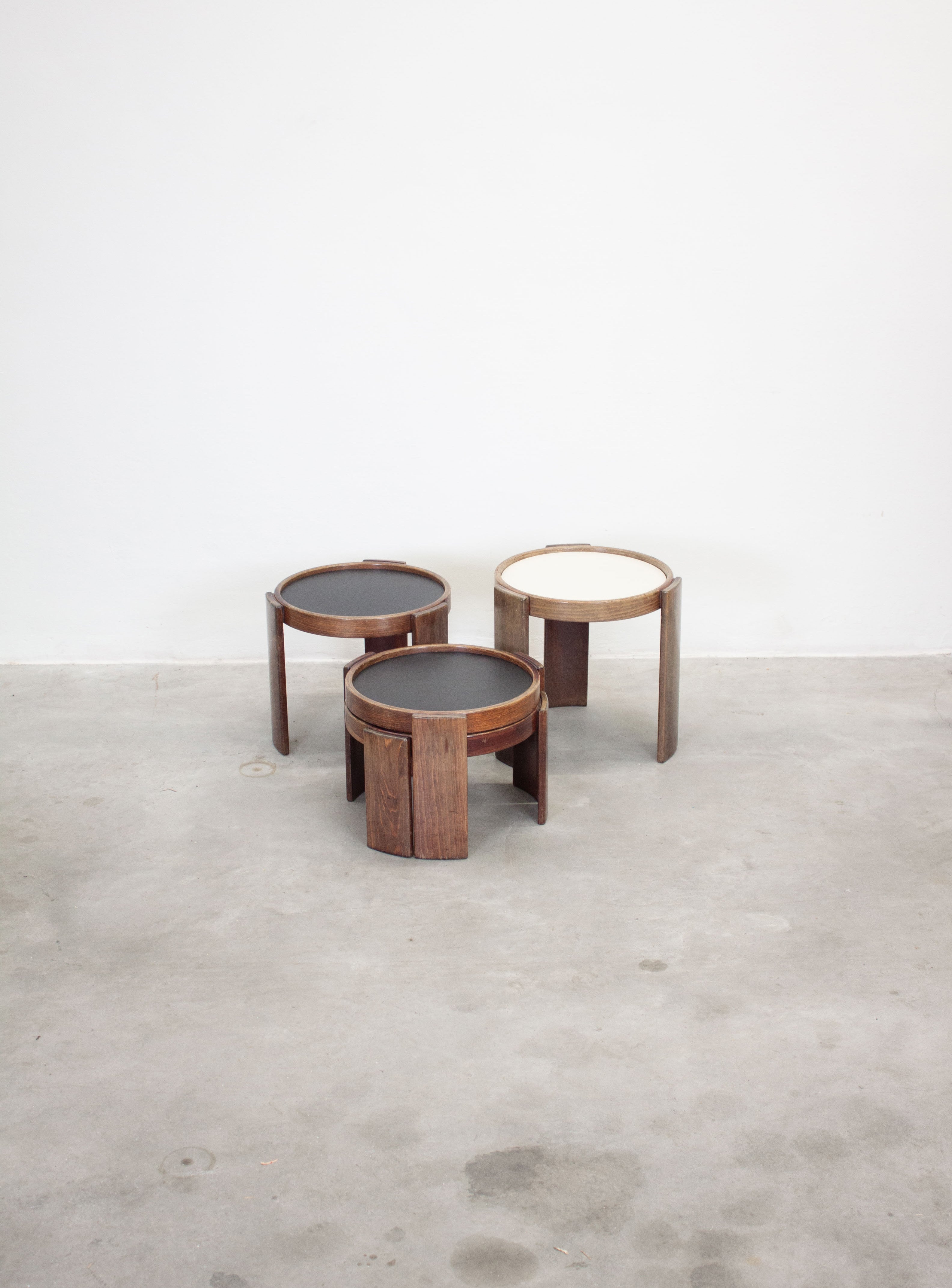 【小傷多数あり】Cassina East by Eastwest GINGER Leather Chair HOLA 369 by Hannes Wettstein for Cassina. Shop