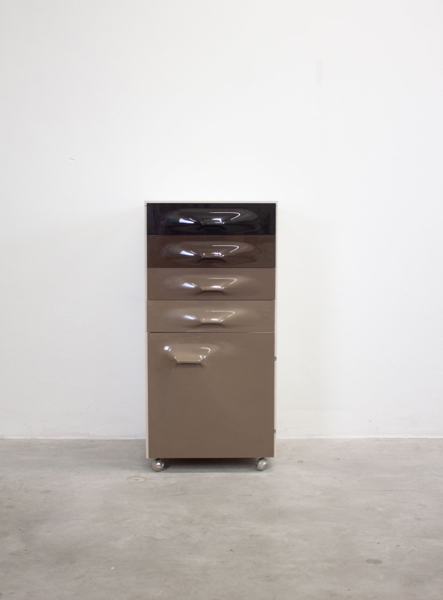 Doubinsky Frères DF2000 Bar Cabinet by Raymond Loewy