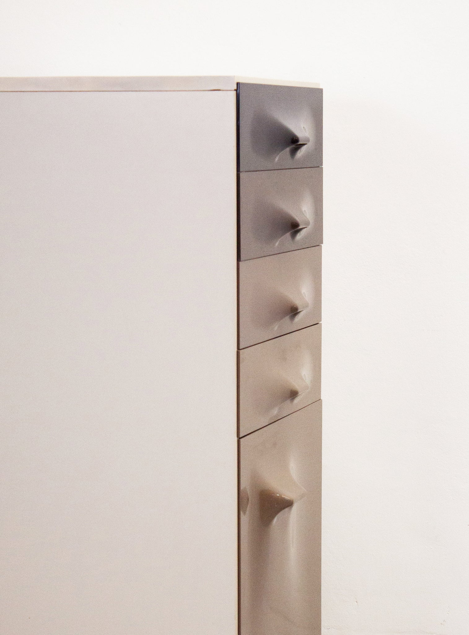 Doubinsky Frères DF2000 Bar Cabinet by Raymond Loewy – JUKI AMSTERDAM