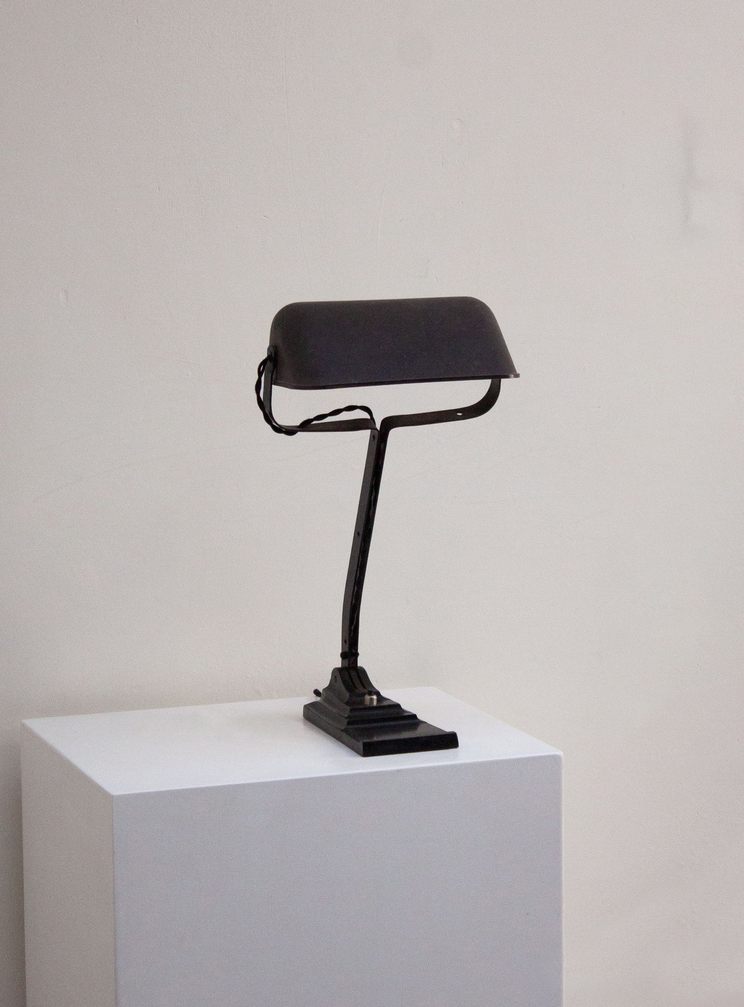 Erpe NM09 Desk Lamp (Black)